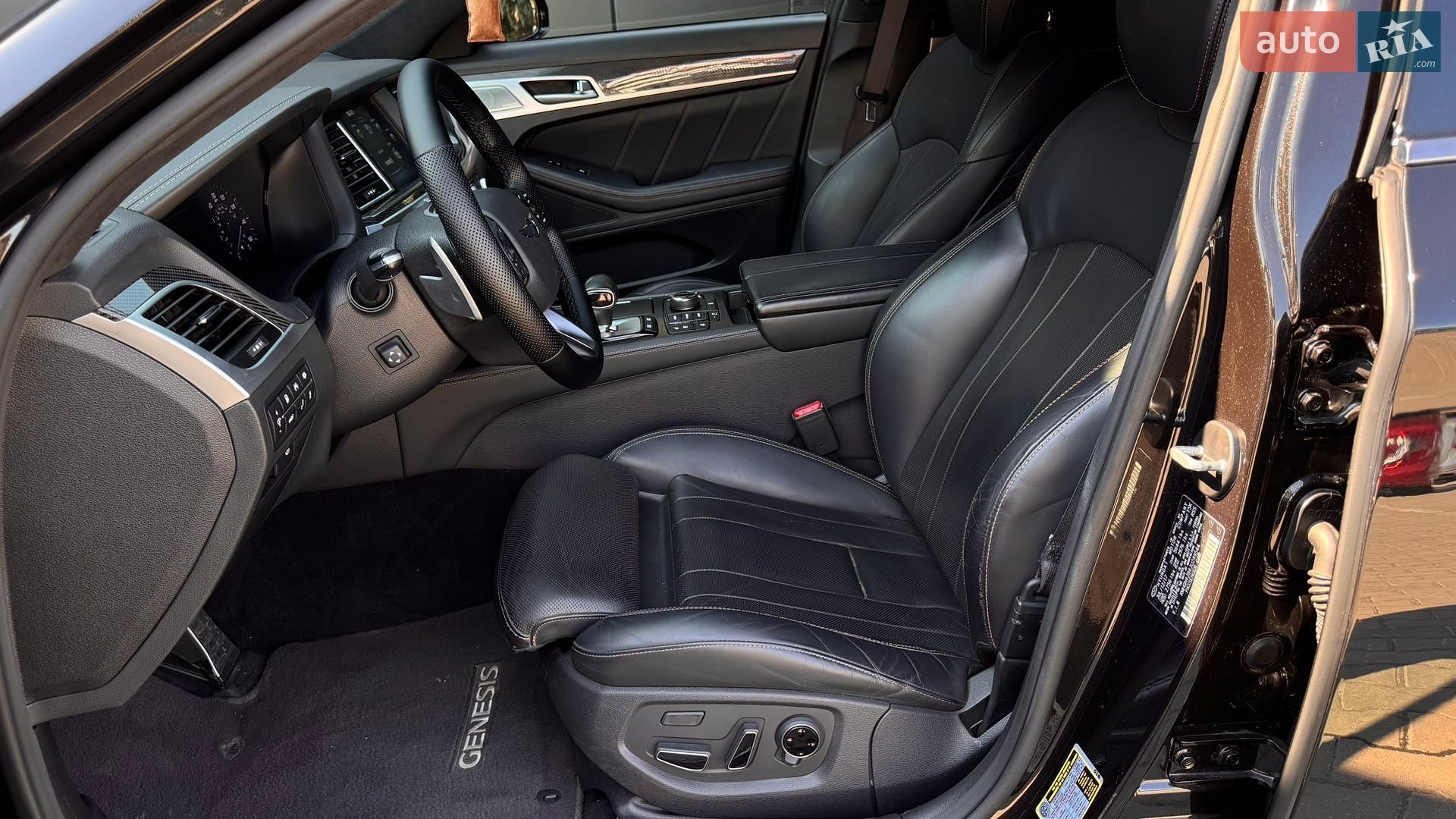 Genesis G80 2017 VIN KMHGN4JB4JU249544 фото оголошення 32 з 36
