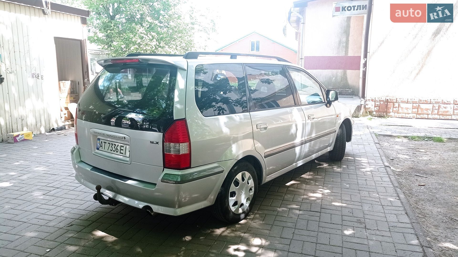 Mitsubishi Space Wagon 2001 VIN JMBLNN84W1Z001400 фото оголошення 4 з 30