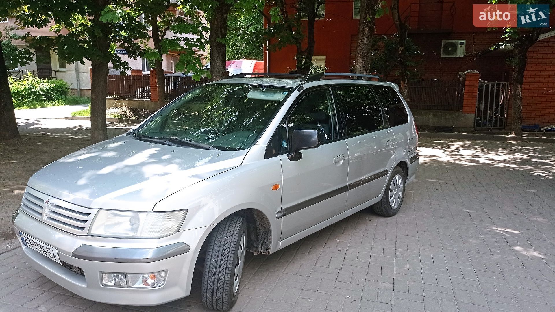 Mitsubishi Space Wagon 2001 VIN JMBLNN84W1Z001400 фото оголошення 8 з 30