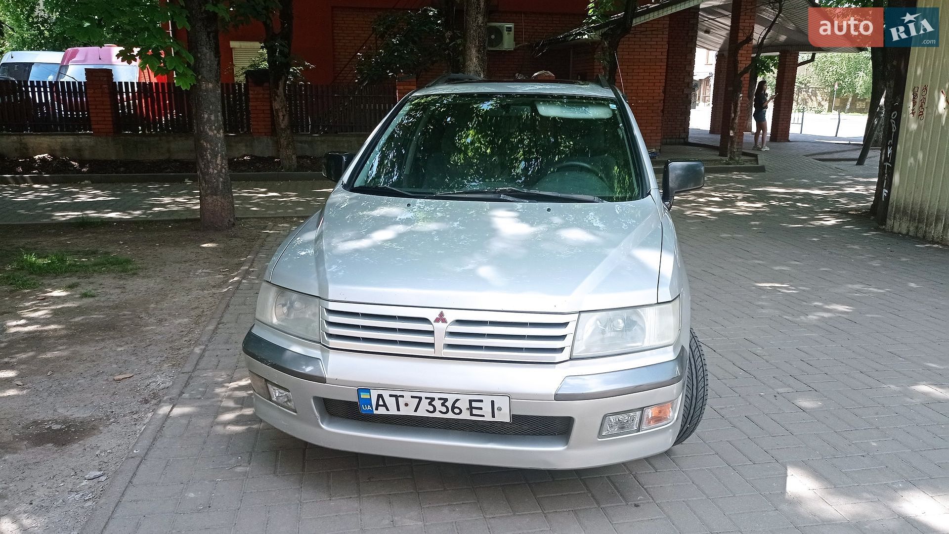 Mitsubishi Space Wagon 2001 VIN JMBLNN84W1Z001400 фото оголошення 9 з 30