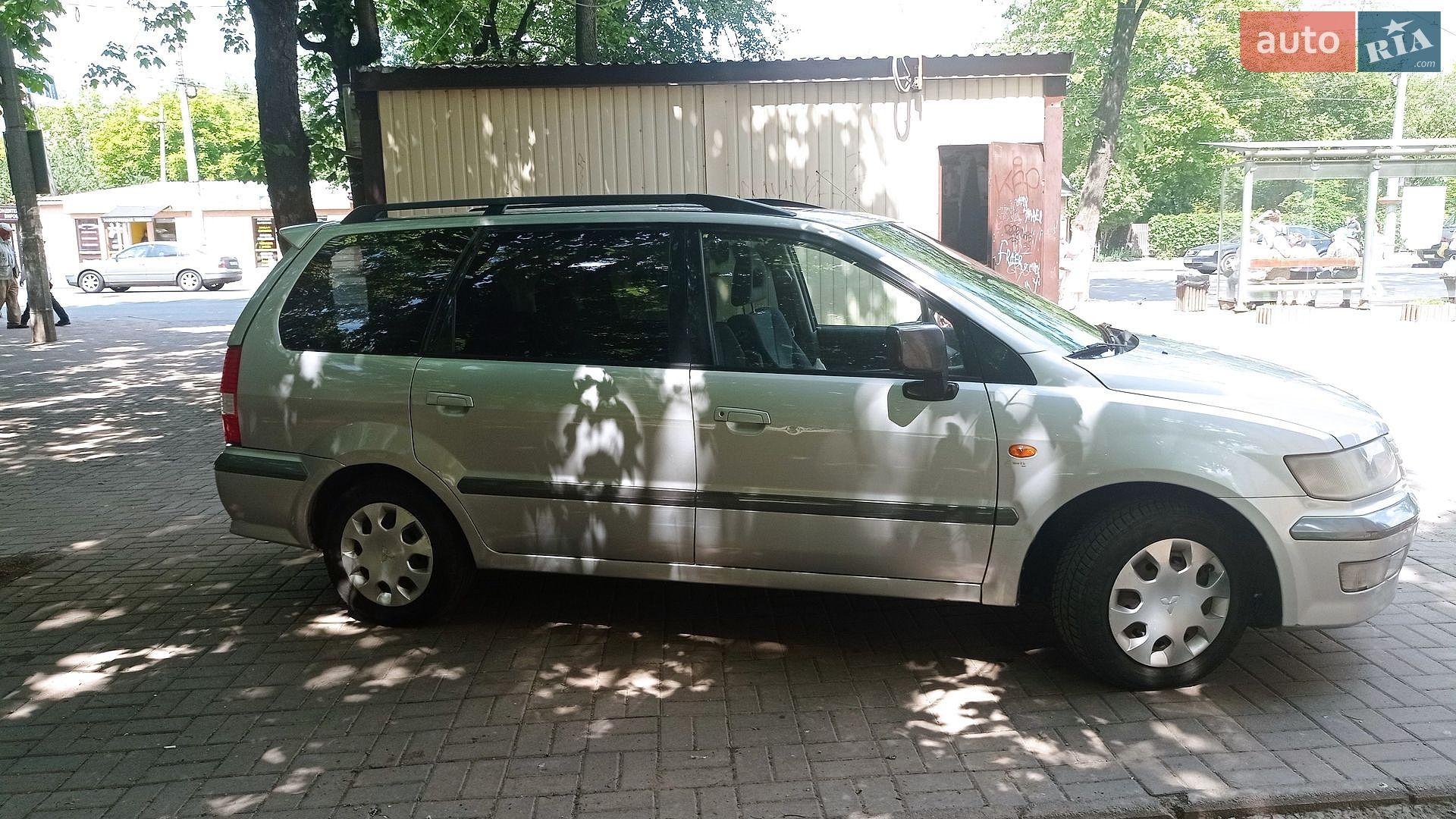 Mitsubishi Space Wagon 2001 VIN JMBLNN84W1Z001400 фото оголошення 11 з 30