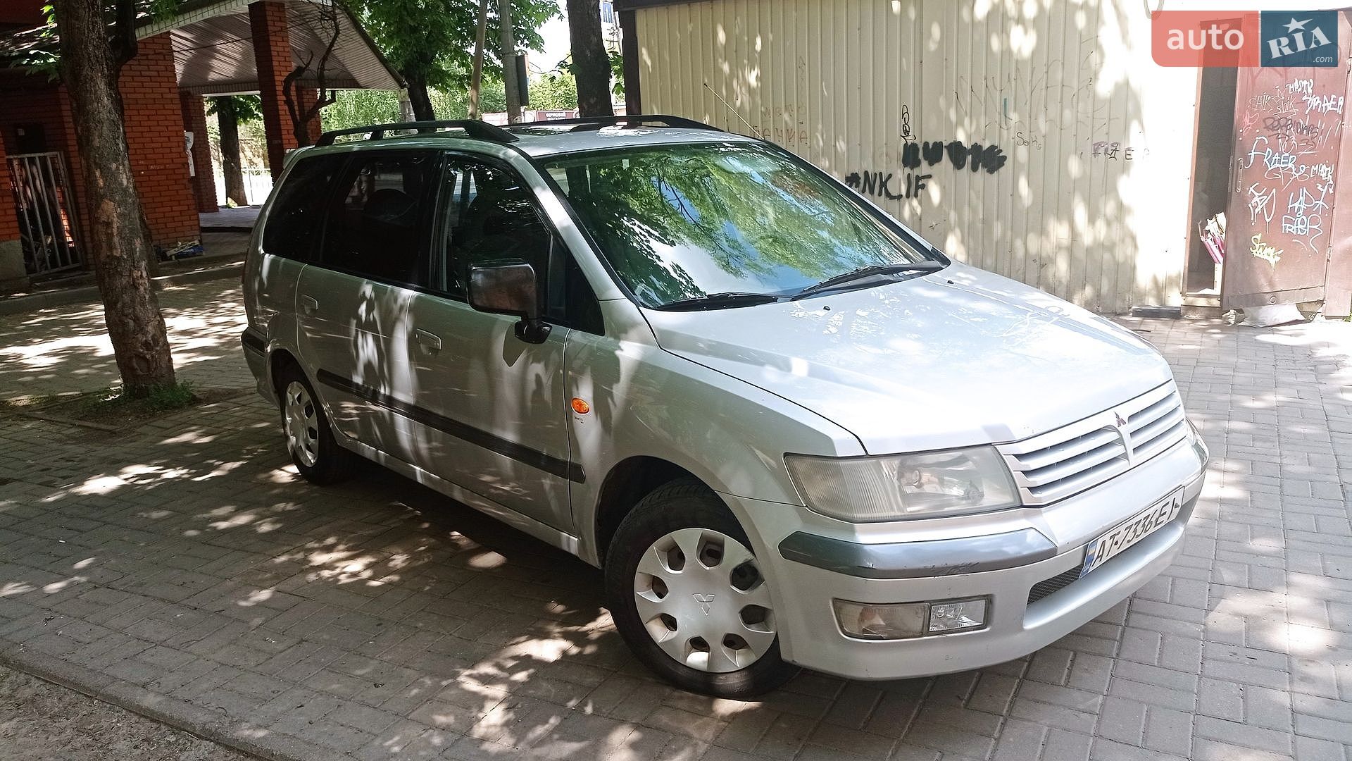 Mitsubishi Space Wagon 2001 VIN JMBLNN84W1Z001400 фото оголошення 12 з 30