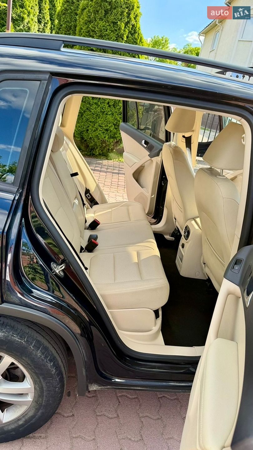 Volkswagen Tiguan 2016 VIN WVGAV7AX9GW577901 фото оголошення 10 з 16