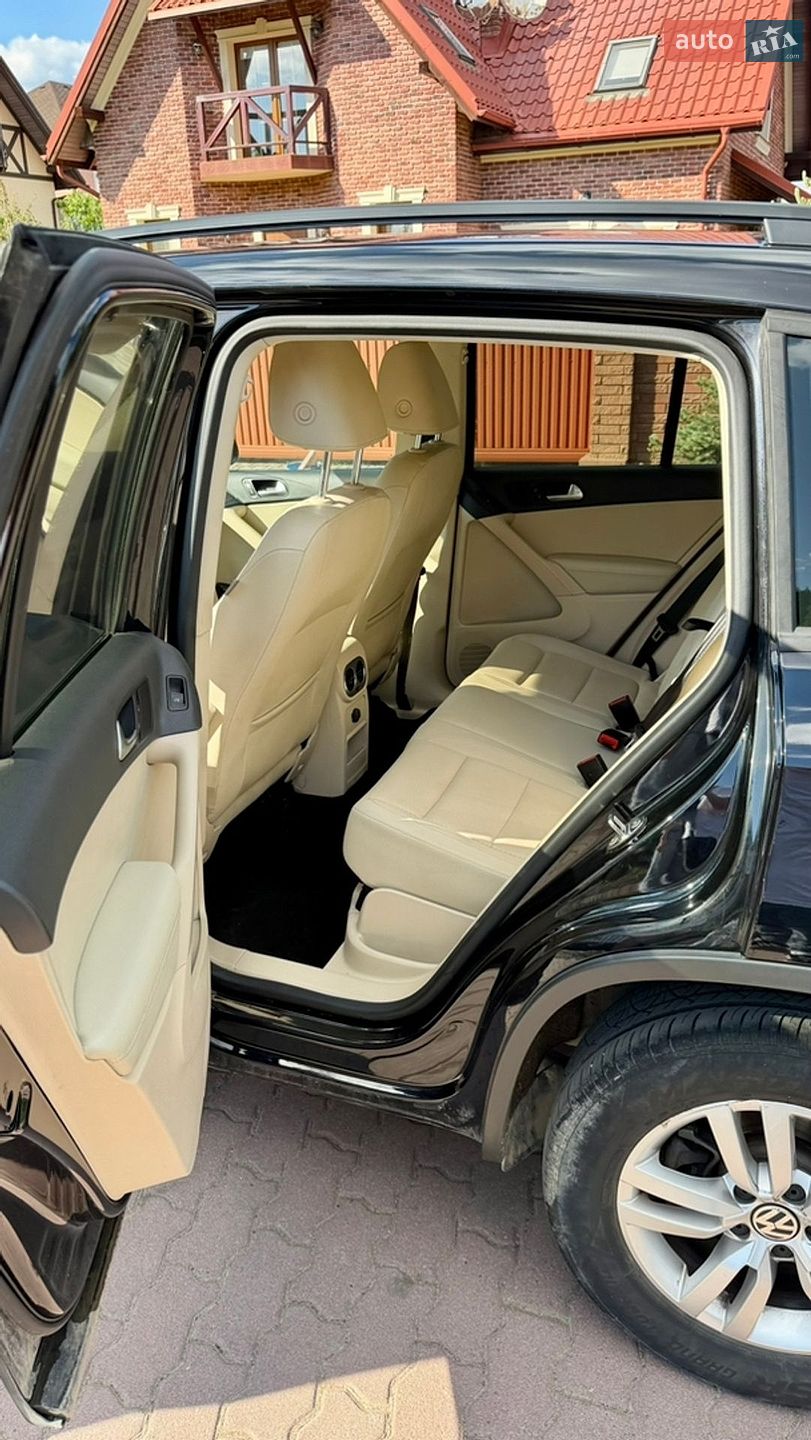 Volkswagen Tiguan 2016 VIN WVGAV7AX9GW577901 фото оголошення 11 з 16
