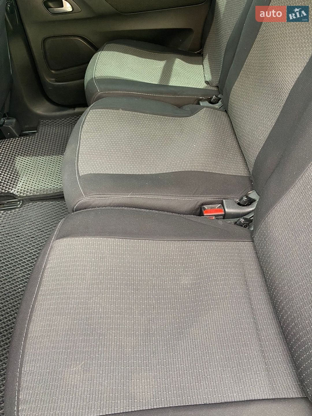 Citroen Grand C4 Picasso 2015 VIN VF73A9HC8FJ719610 фото оголошення 19 з 24