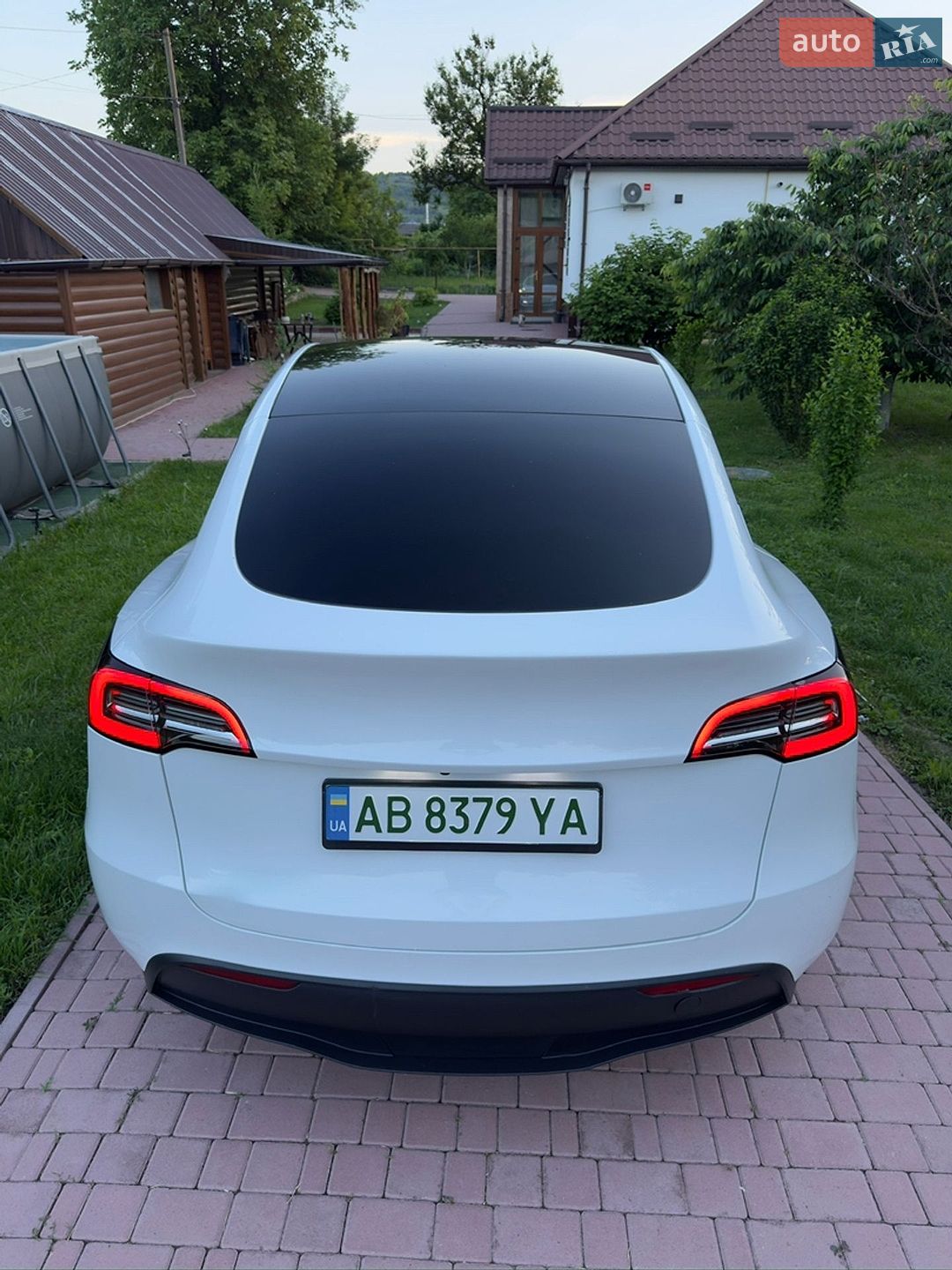 Tesla Model Y 2024 VIN 7SAYGDED2RF077262 фото оголошення 11 з 20