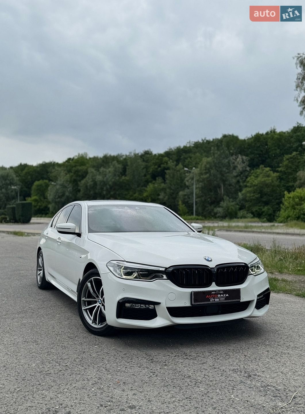 BMW 5 Series 2017 VIN WBAJC3105HG921870 фото оголошення 5 з 64