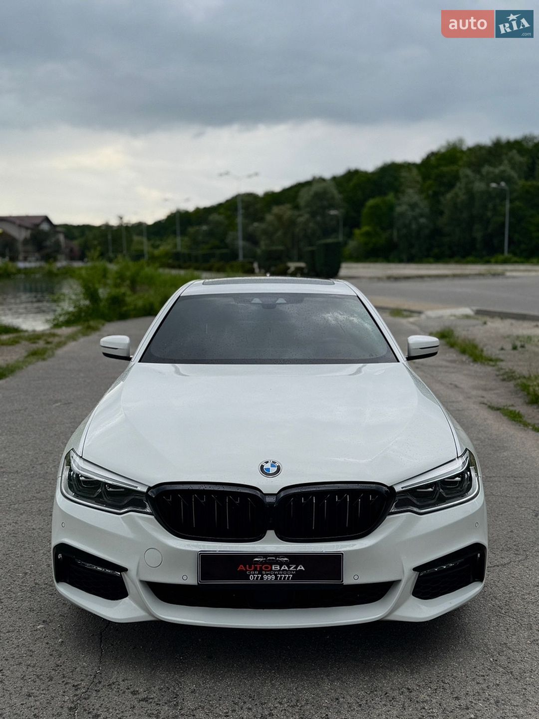 BMW 5 Series 2017 VIN WBAJC3105HG921870 фото оголошення 7 з 64