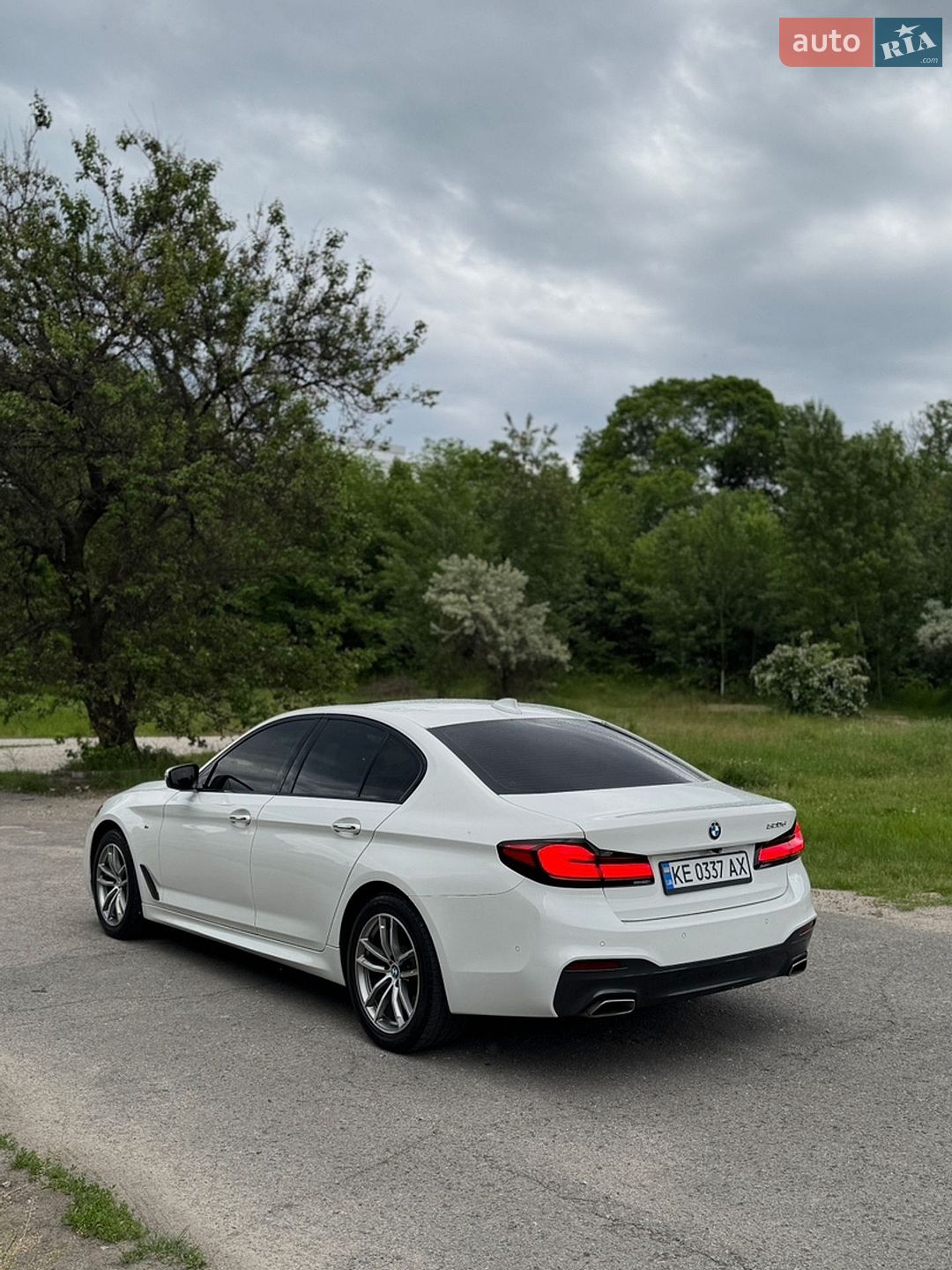 BMW 5 Series 2017 VIN WBAJC3105HG921870 фото оголошення 10 з 64