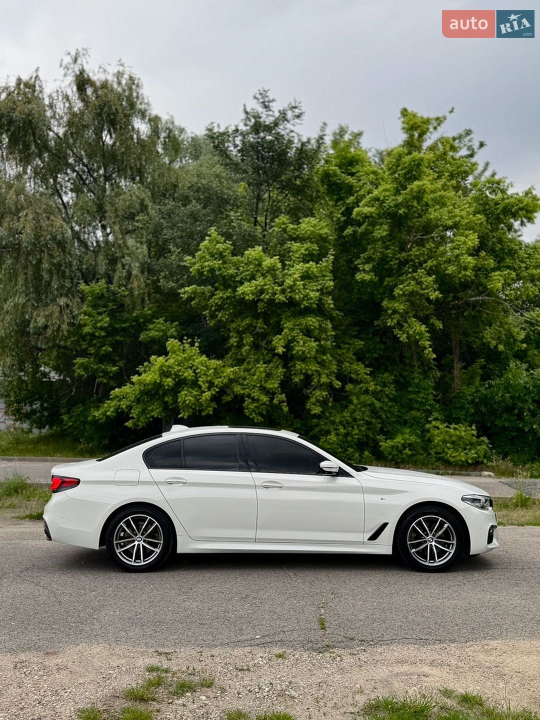 BMW 5 Series 2017 VIN WBAJC3105HG921870 фото оголошення 17 з 64