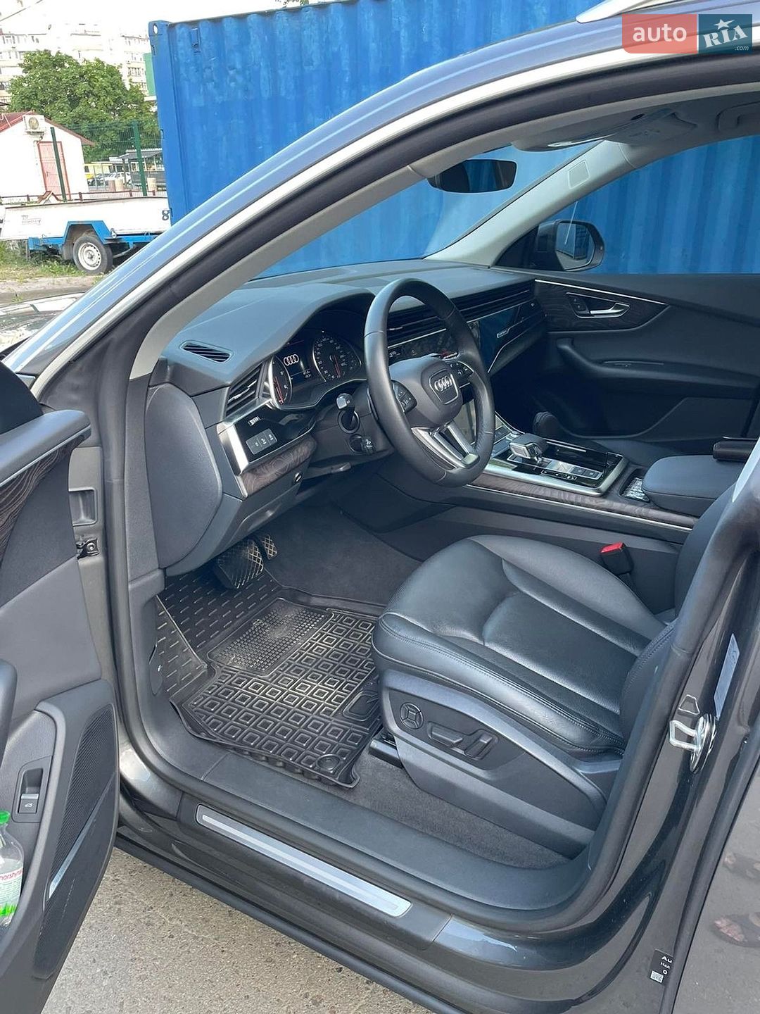 Audi Q8 2021 VIN WAUZZZF10MD028751 фото оголошення 10 з 16