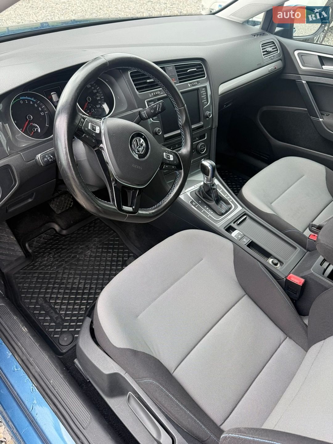 Volkswagen e-Golf 2015 VIN WVWZZZAUZGW901854 фото оголошення 10 з 22