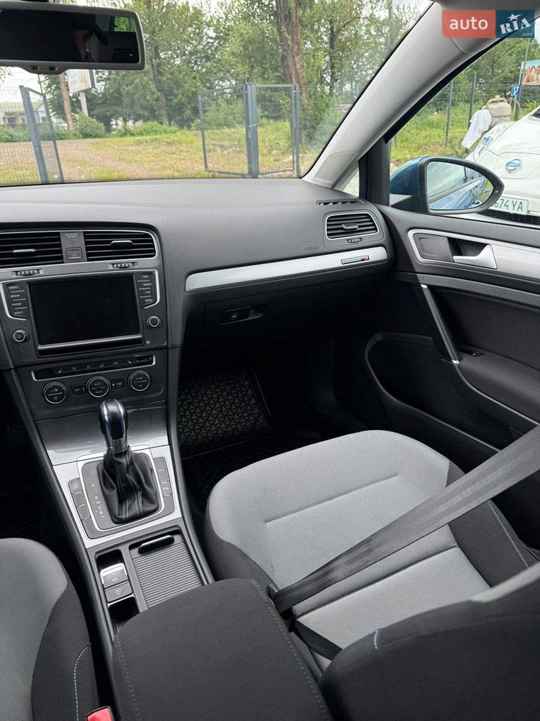 Volkswagen e-Golf 2015 VIN WVWZZZAUZGW901854 фото оголошення 18 з 22