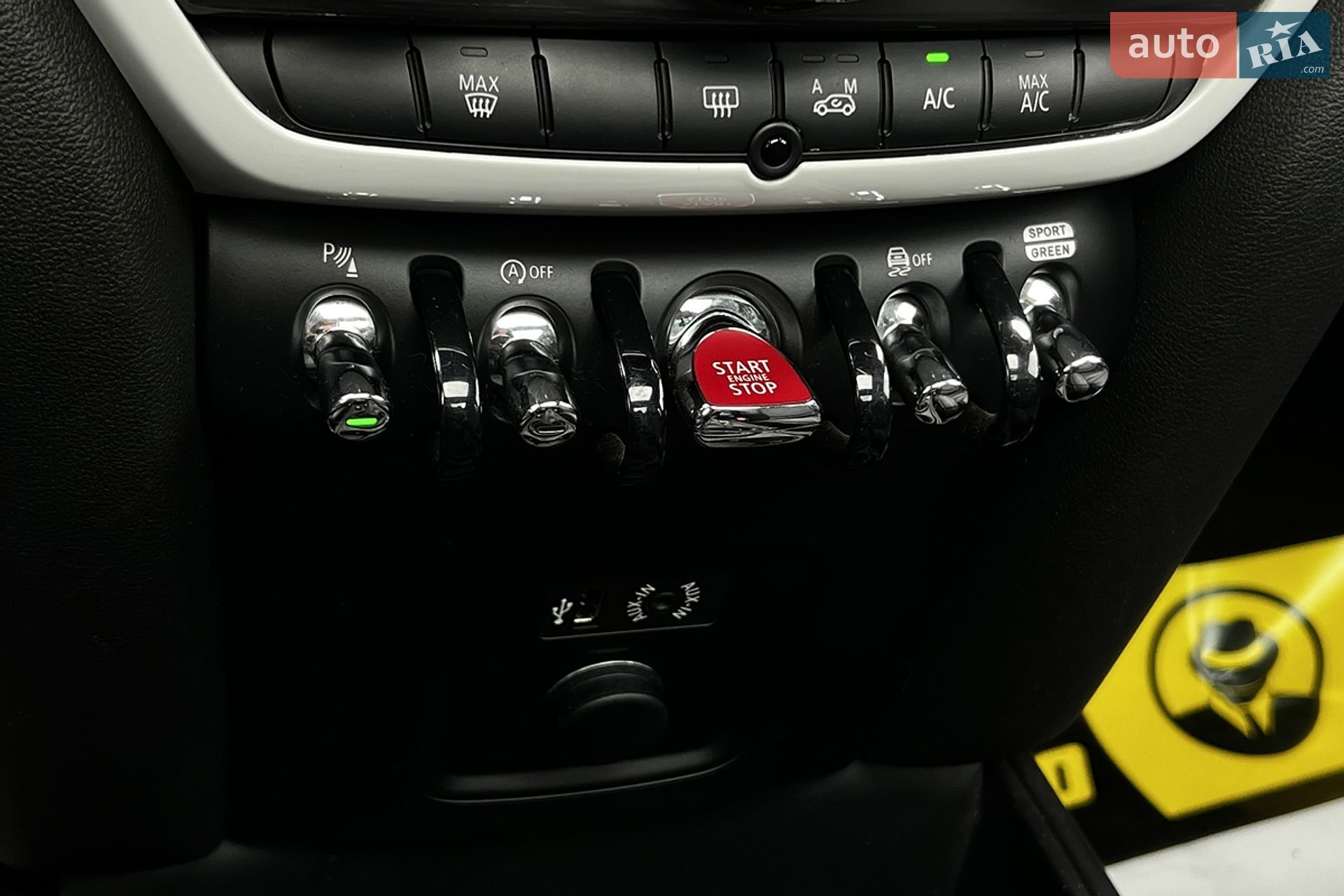 MINI Countryman 2018 VIN WMZYT3C32J3E93393 фото оголошення 19 з 27