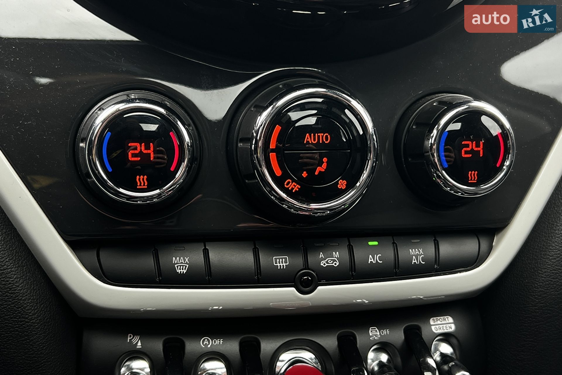 MINI Countryman 2018 VIN WMZYT3C32J3E93393 фото оголошення 20 з 27