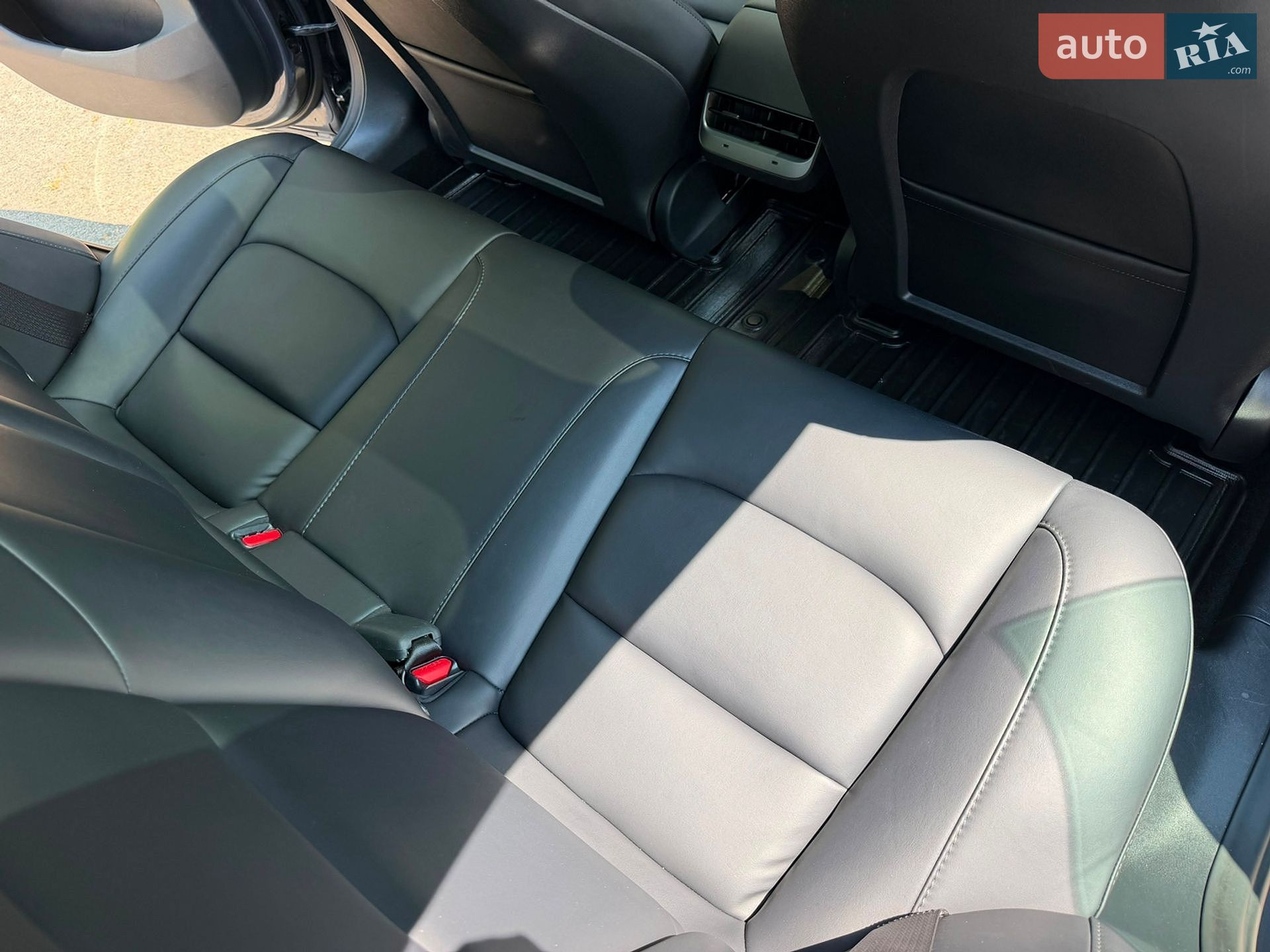 Tesla Model 3 2023 VIN 5YJ3E1EB7PF681140 фото оголошення 30 з 60