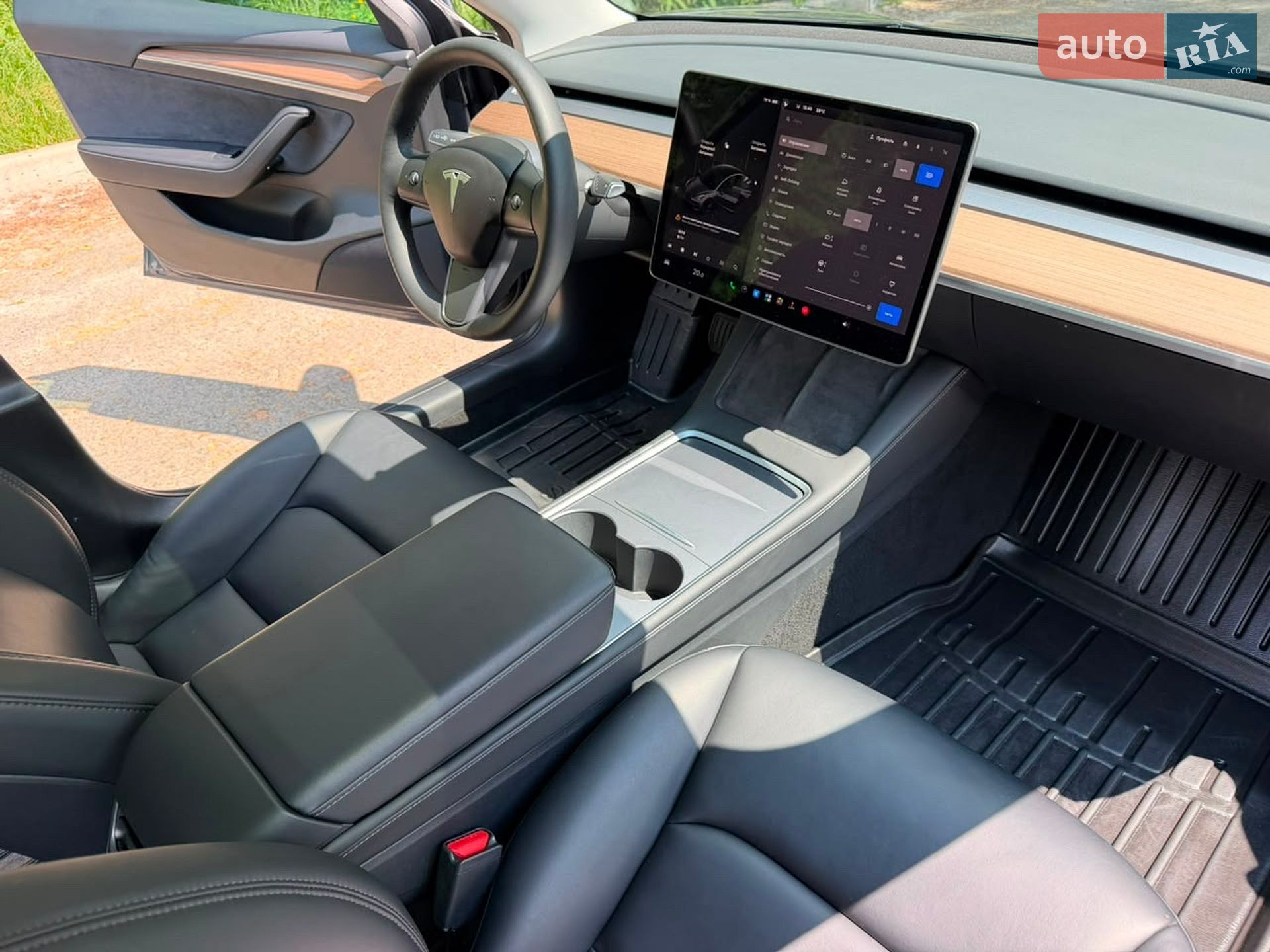 Tesla Model 3 2023 VIN 5YJ3E1EB7PF681140 фото оголошення 46 з 60