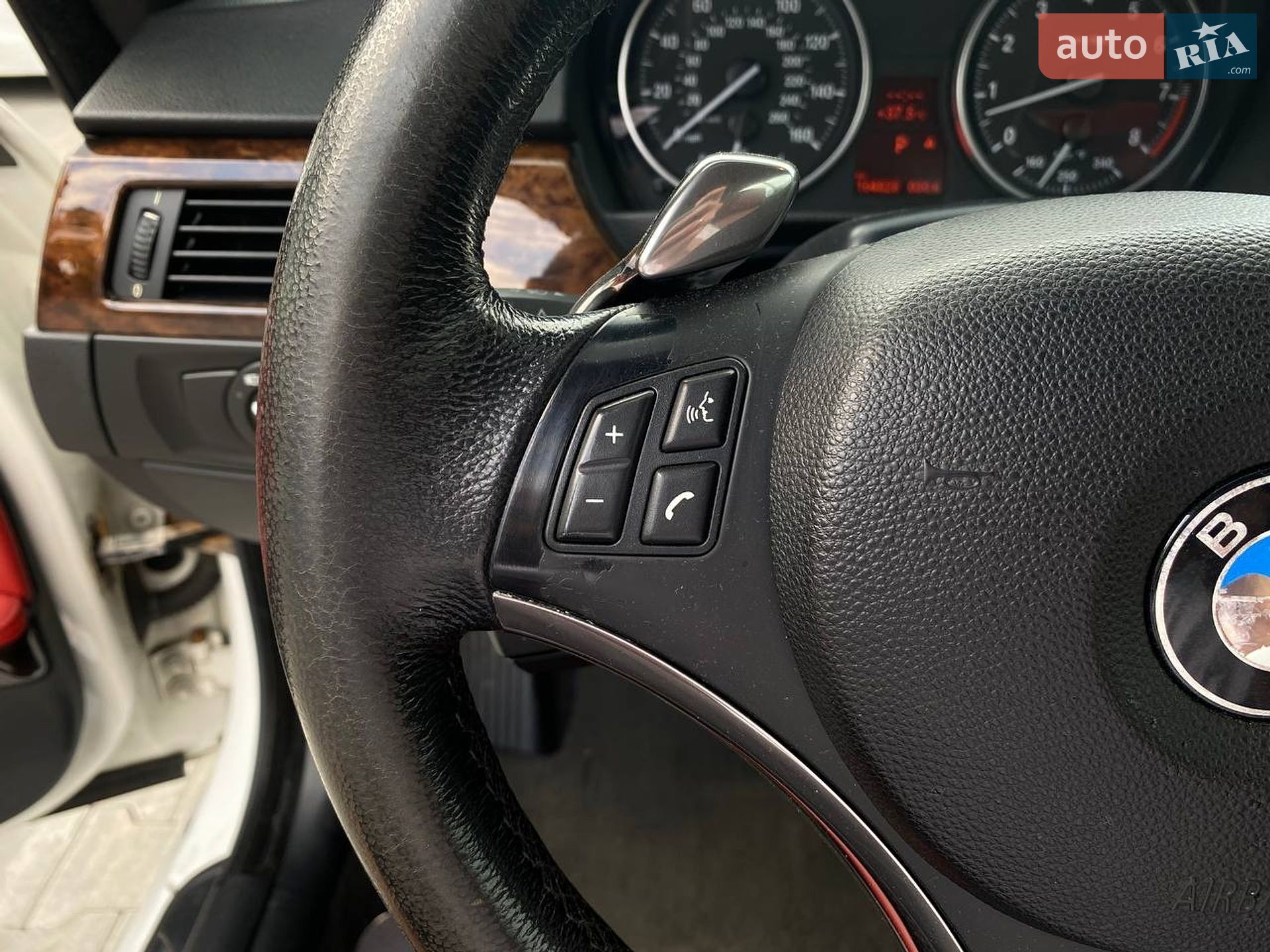 BMW 3 Series 2008 VIN WBAWL73518PX55174 фото оголошення 35 з 48