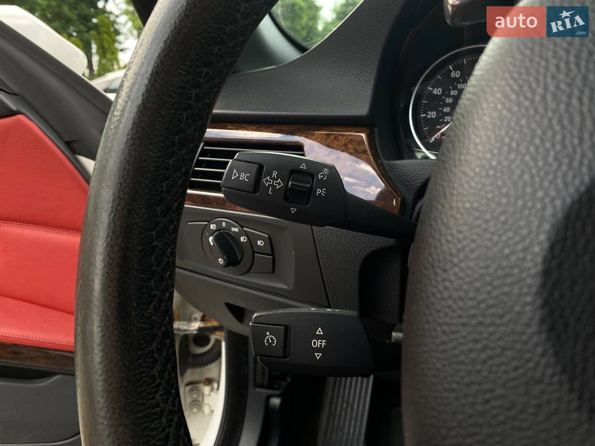 BMW 3 Series 2008 VIN WBAWL73518PX55174 фото оголошення 38 з 48