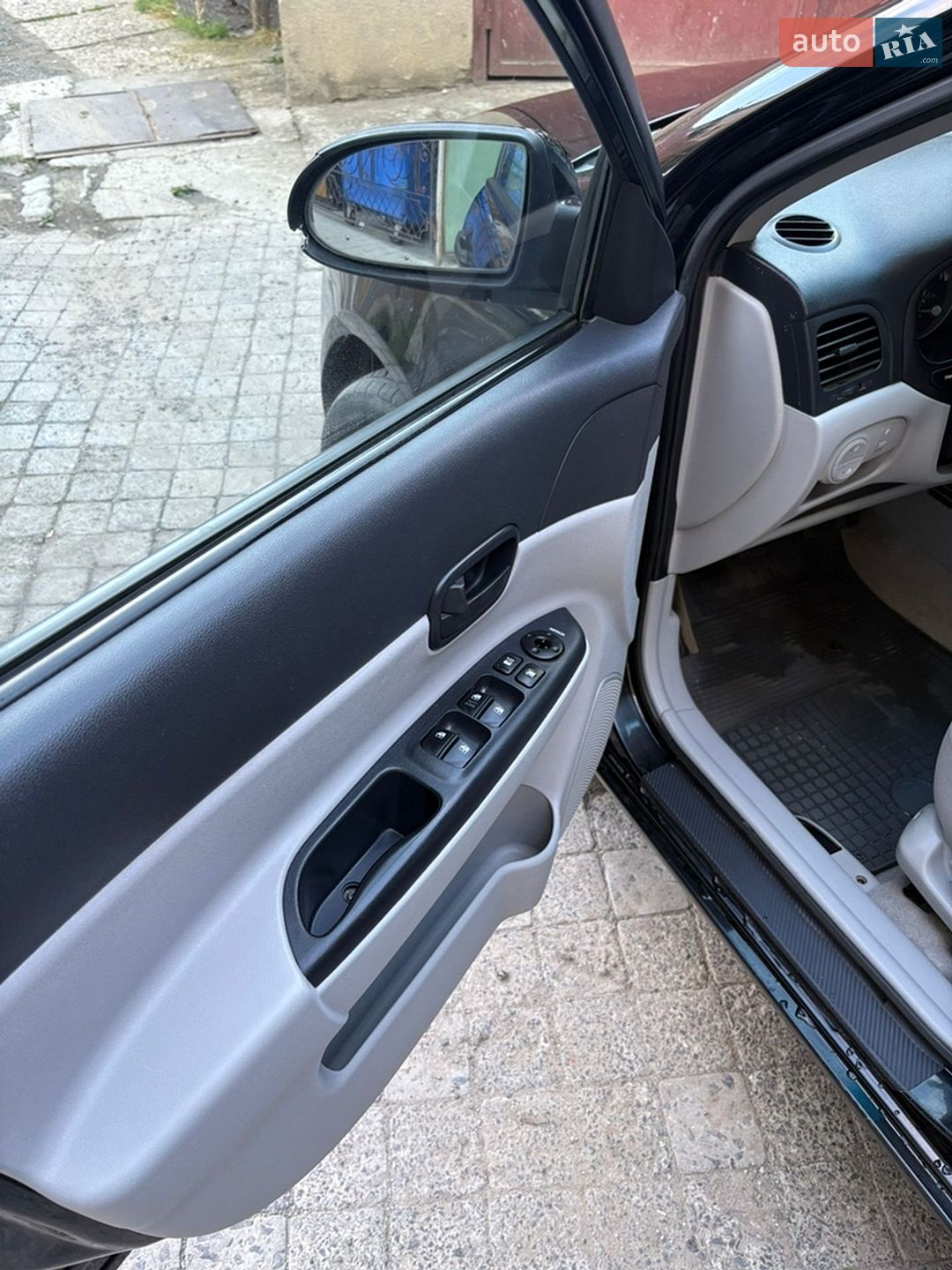 Hyundai Accent 2008 VIN Y6LCM41AP8L206439 фото оголошення 8 з 16