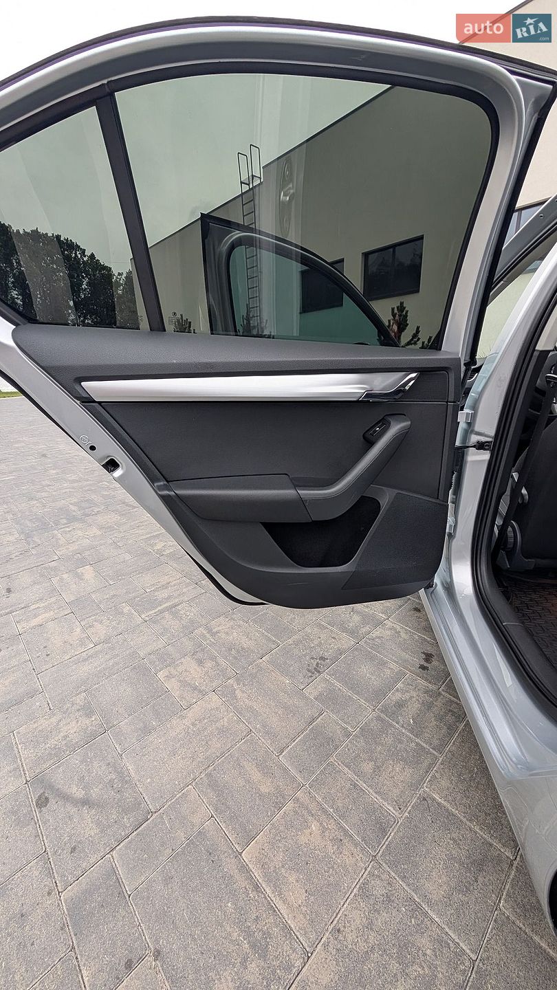 Skoda Octavia 2017 VIN TMBAG7NE4J0007791 фото оголошення 22 з 30