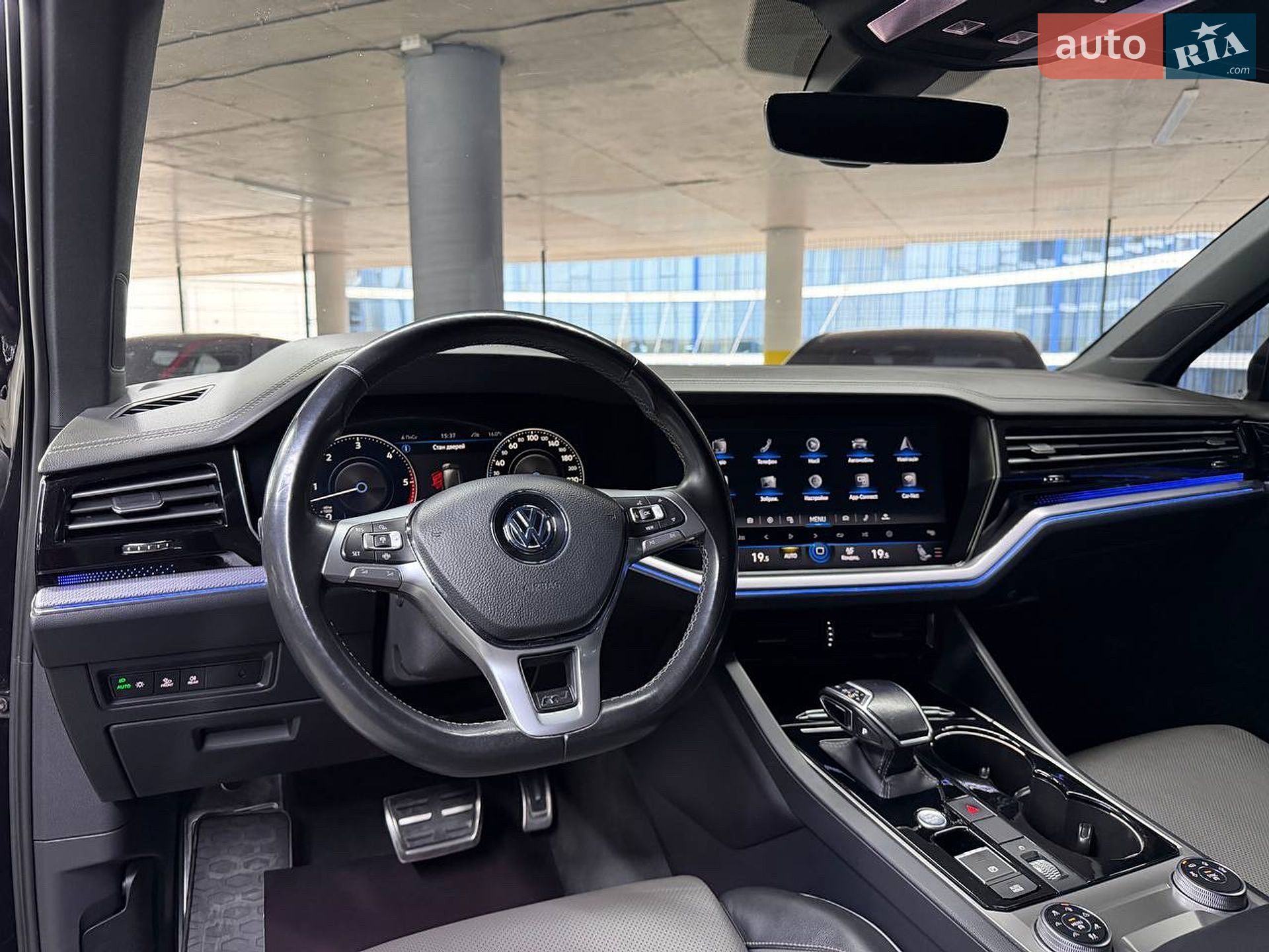 Volkswagen Touareg 2018 VIN WVGZZZCRZKD021924 фото оголошення 22 з 29