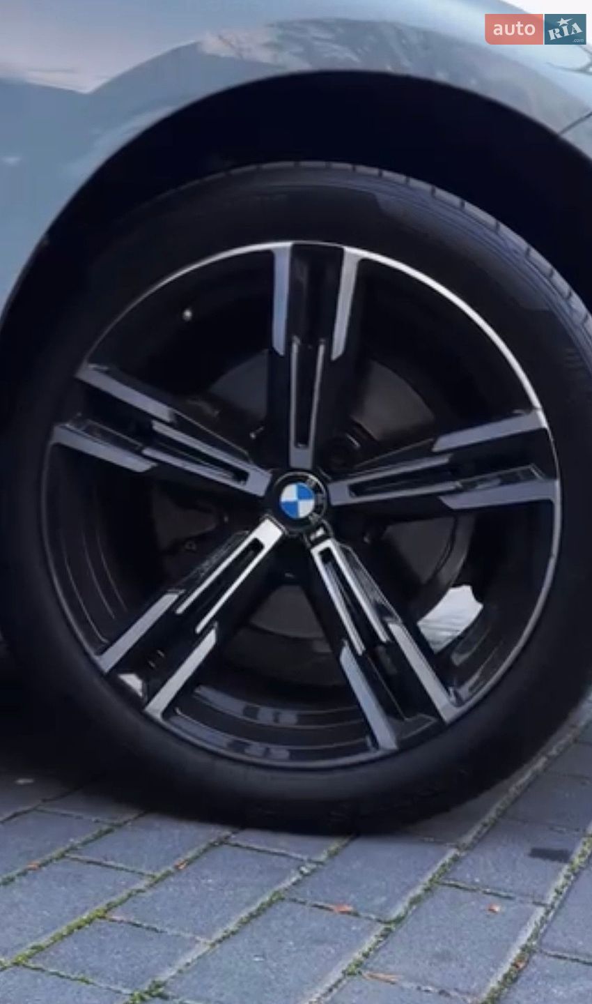 BMW 3 Series 2024 VIN WBA71FF090FT87650 фото оголошення 2 з 13