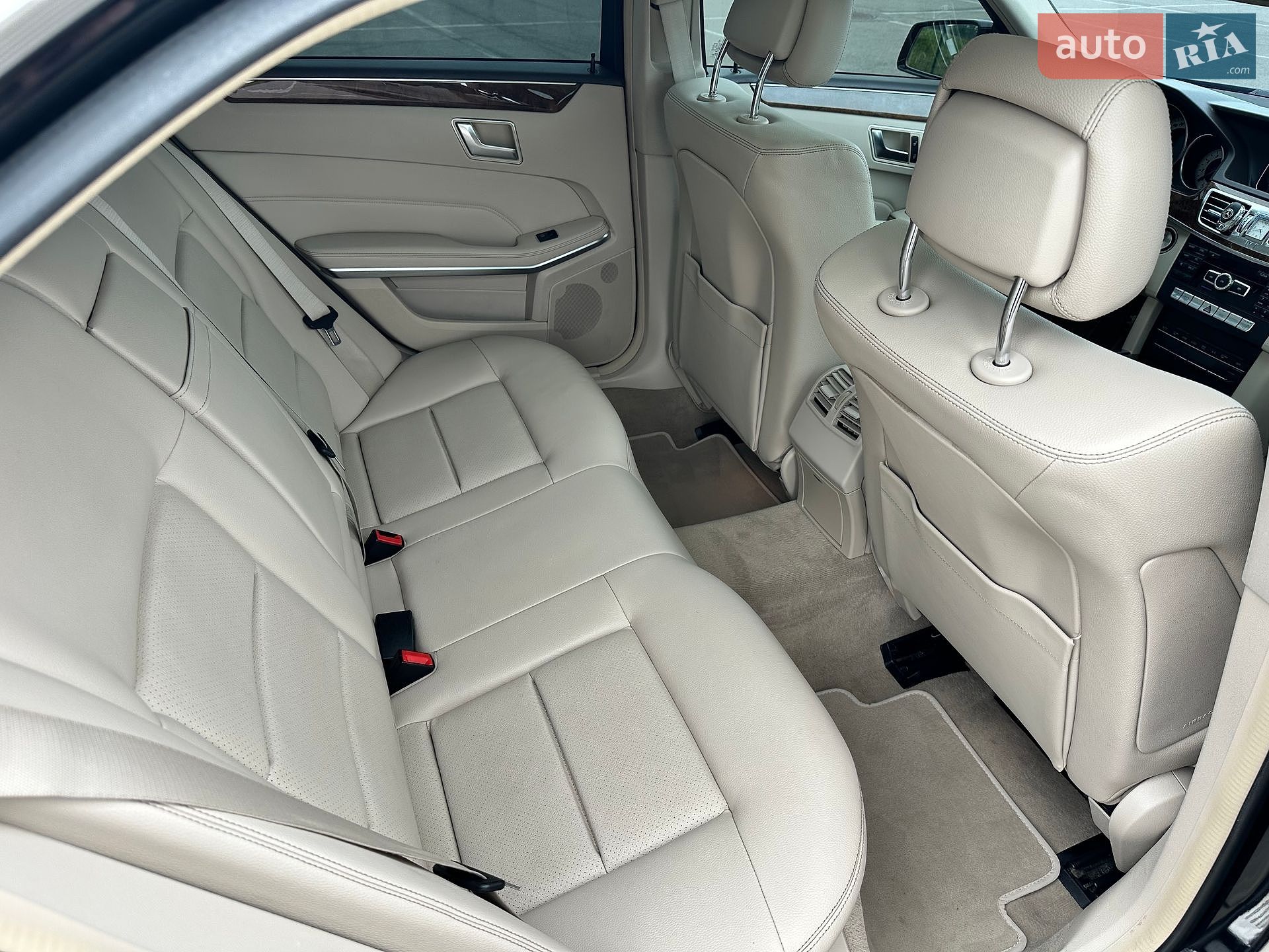 Mercedes-Benz E-Class 2014 VIN WDDHF8JBXFB086436 фото оголошення 31 з 45
