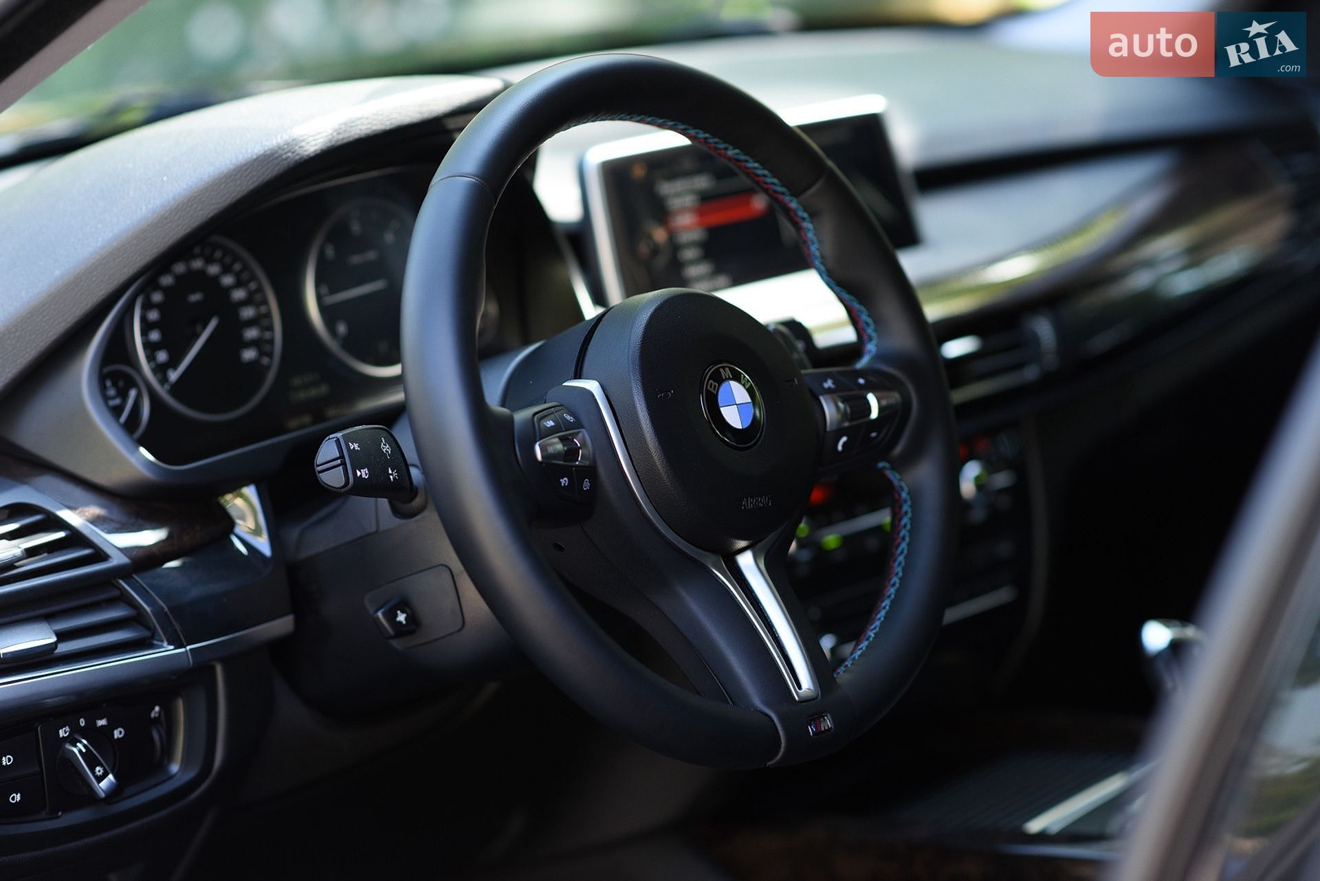 BMW X5 2015 VIN WBALS010300K98188 фото оголошення 13 з 30