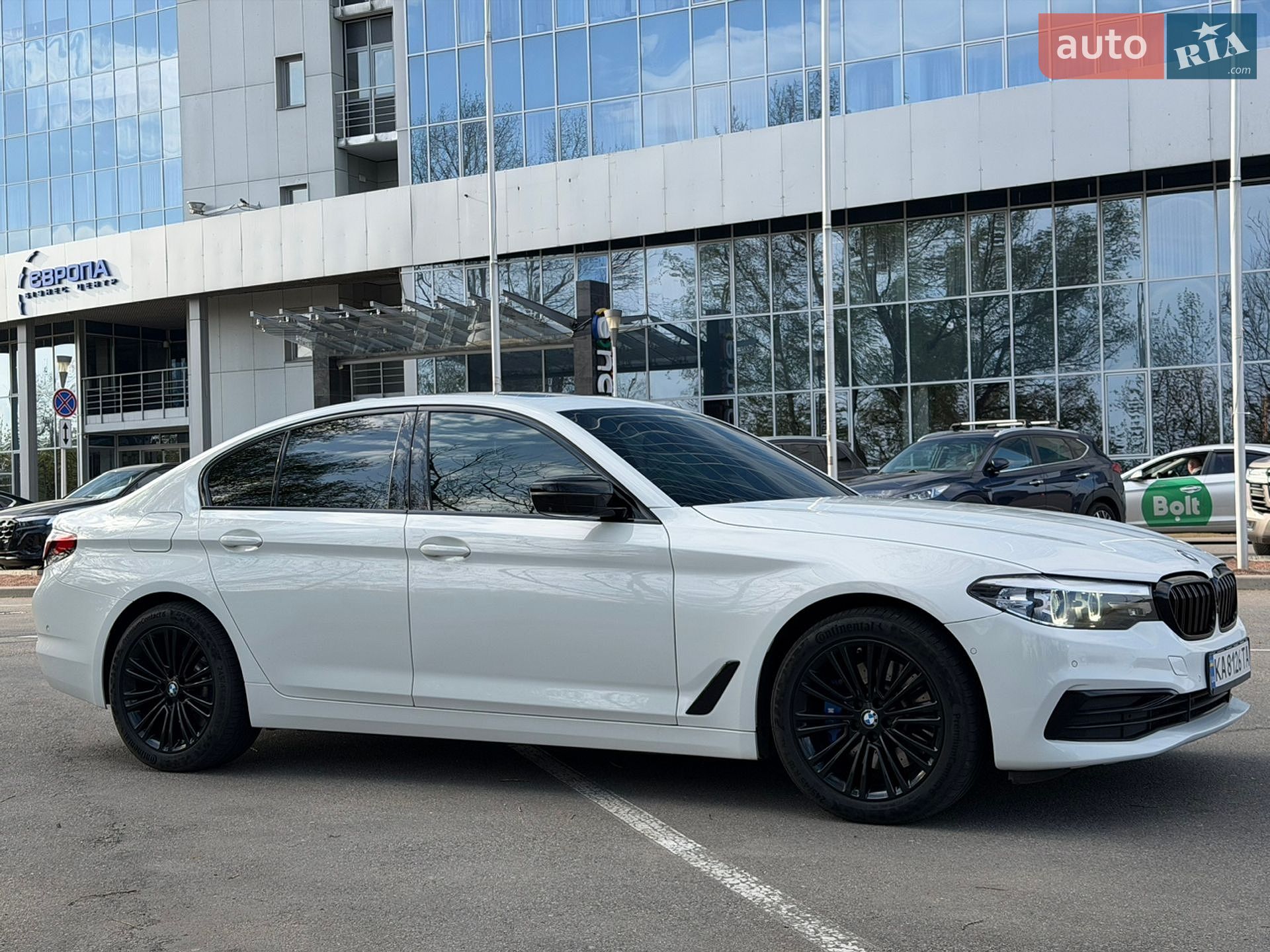 BMW 5 Series 2019 VIN WBAJA7C58KWW30654 фото оголошення 5 з 29