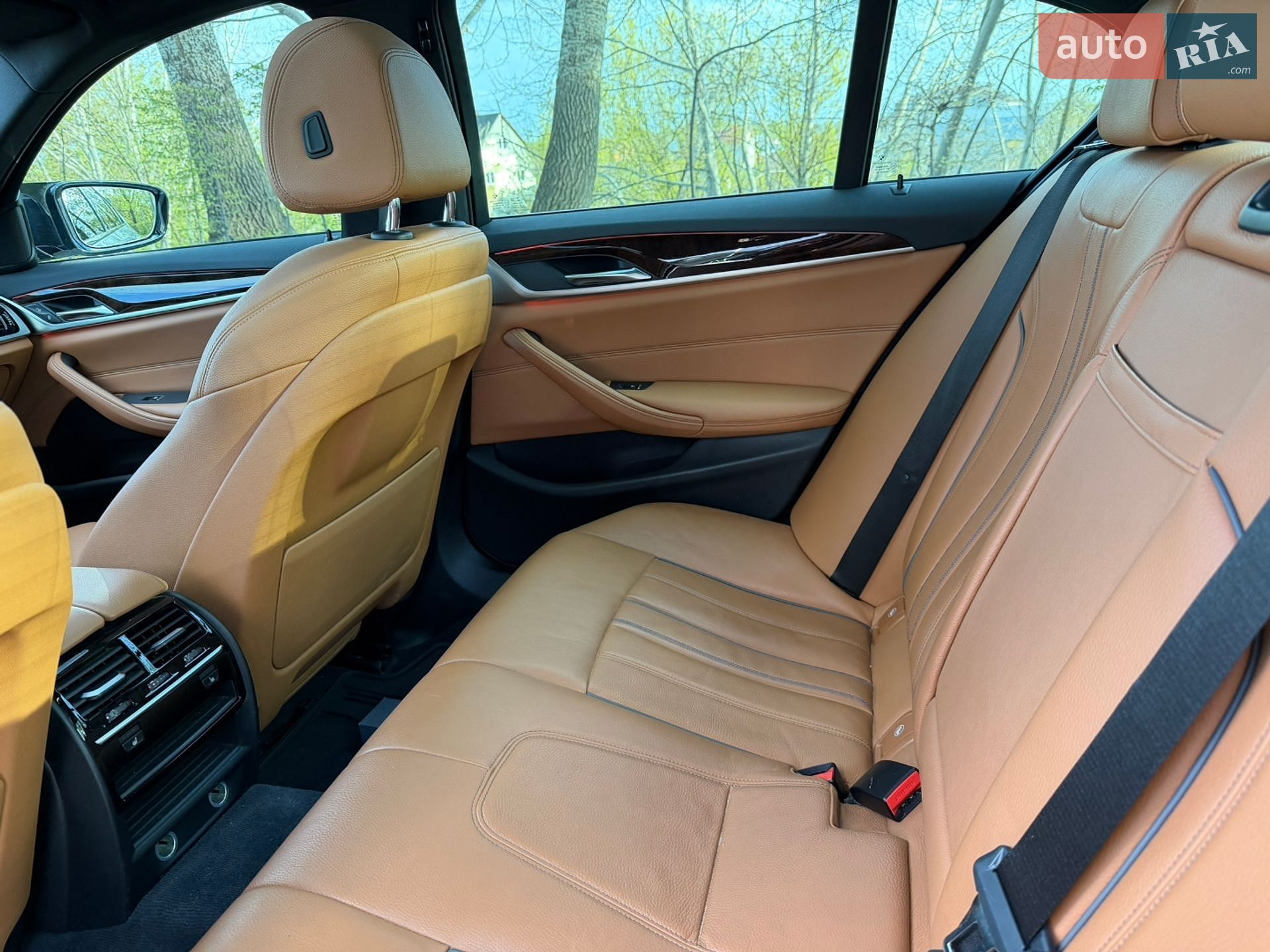 BMW 5 Series 2019 VIN WBAJA7C58KWW30654 фото оголошення 21 з 29