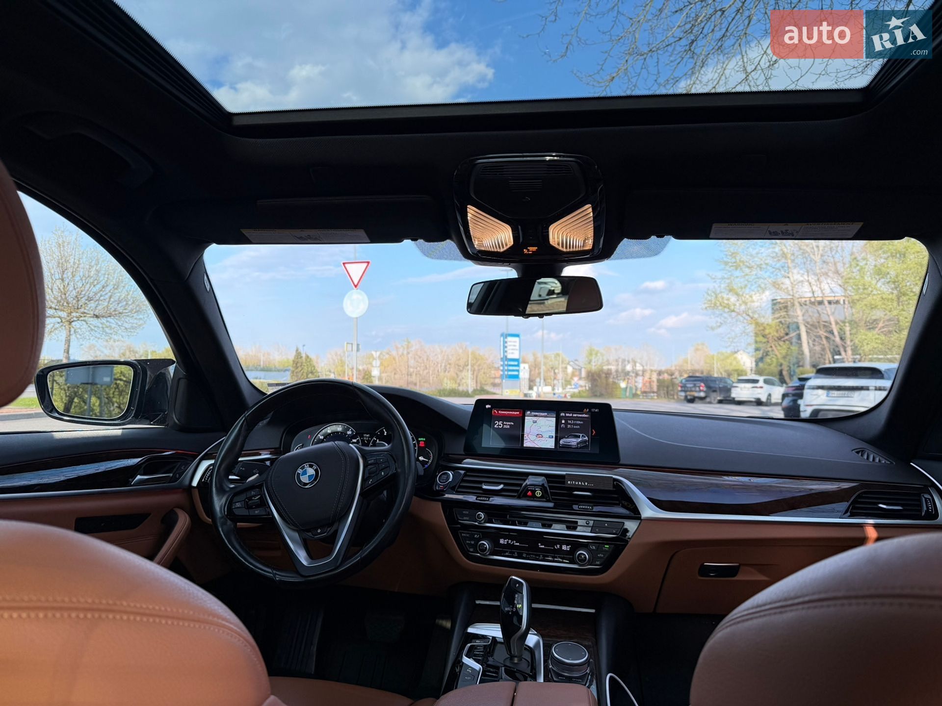 BMW 5 Series 2019 VIN WBAJA7C58KWW30654 фото оголошення 22 з 29