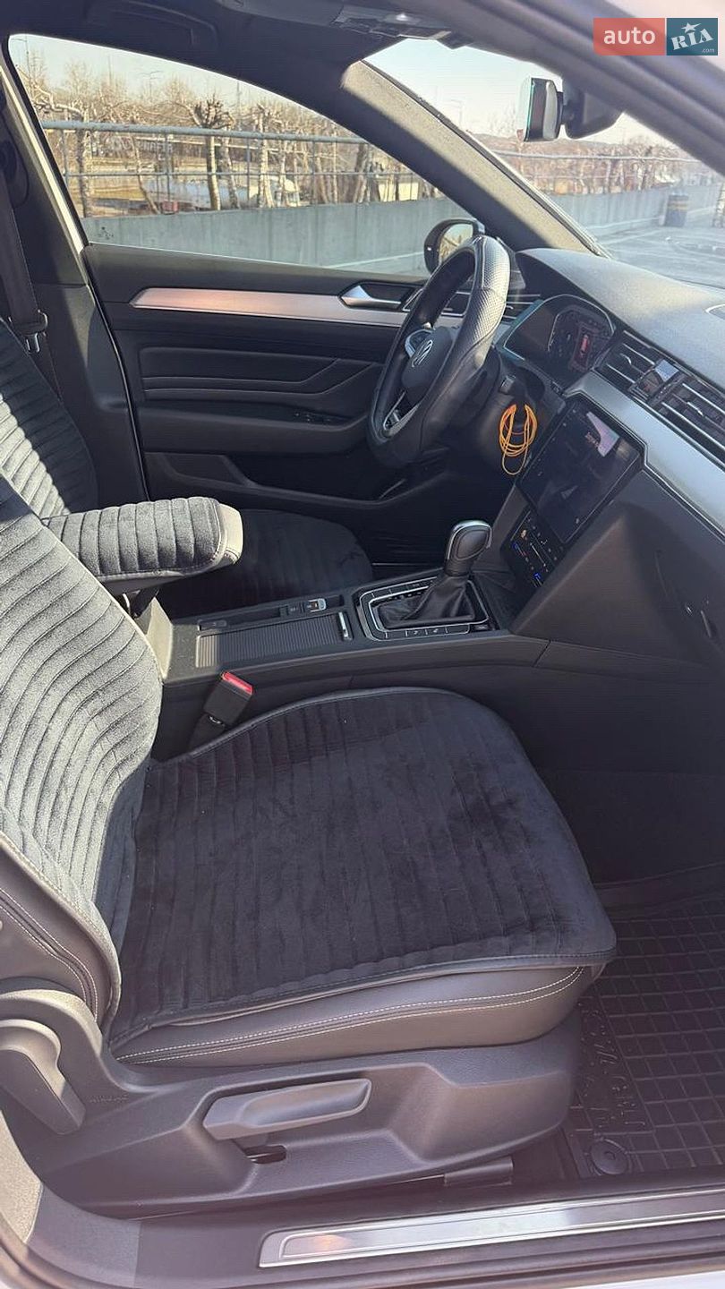 Volkswagen Passat 2021 VIN WVWZZZ3CZME106586 фото оголошення 12 з 27