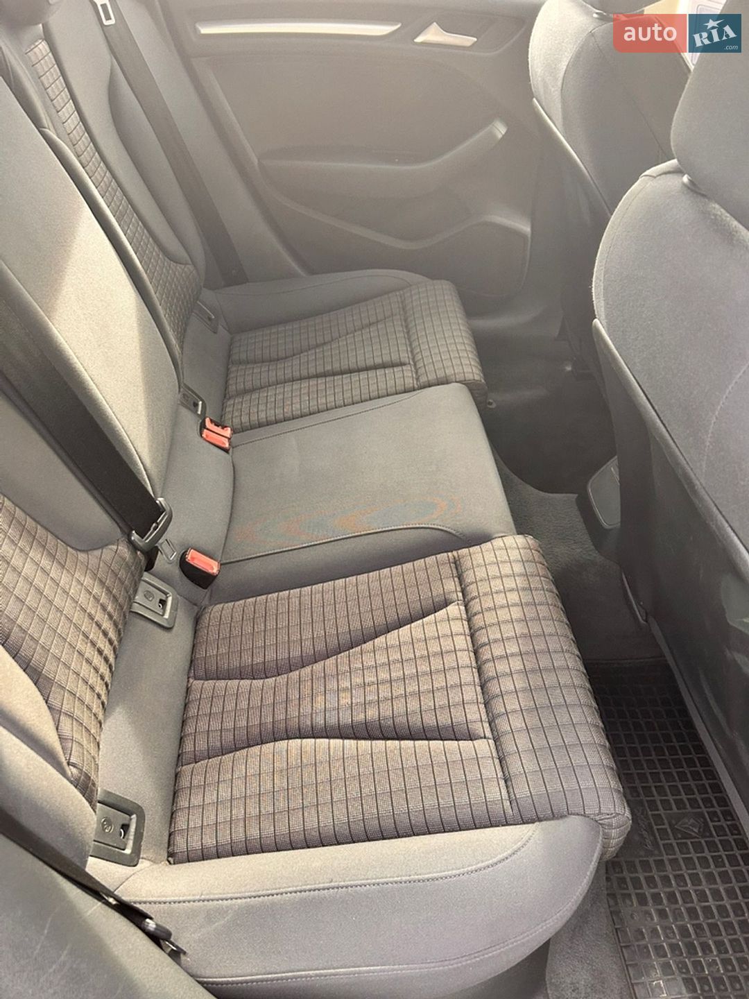 Audi A3 2014 VIN WAUZZZ8V8E1024661 фото оголошення 8 з 13