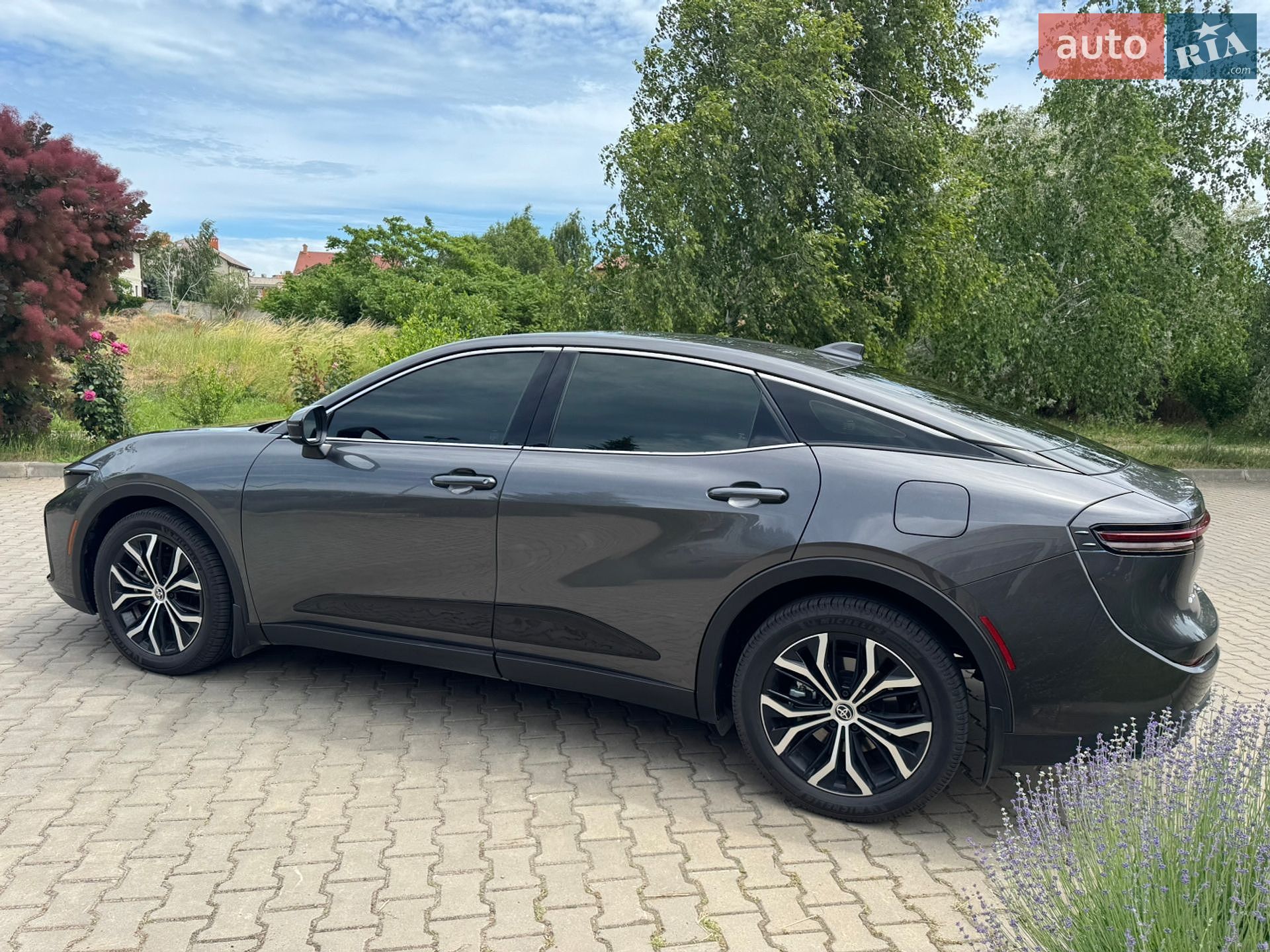 Toyota Crown 2023 VIN JTDAAAAF1P3017523 фото оголошення 4 з 30