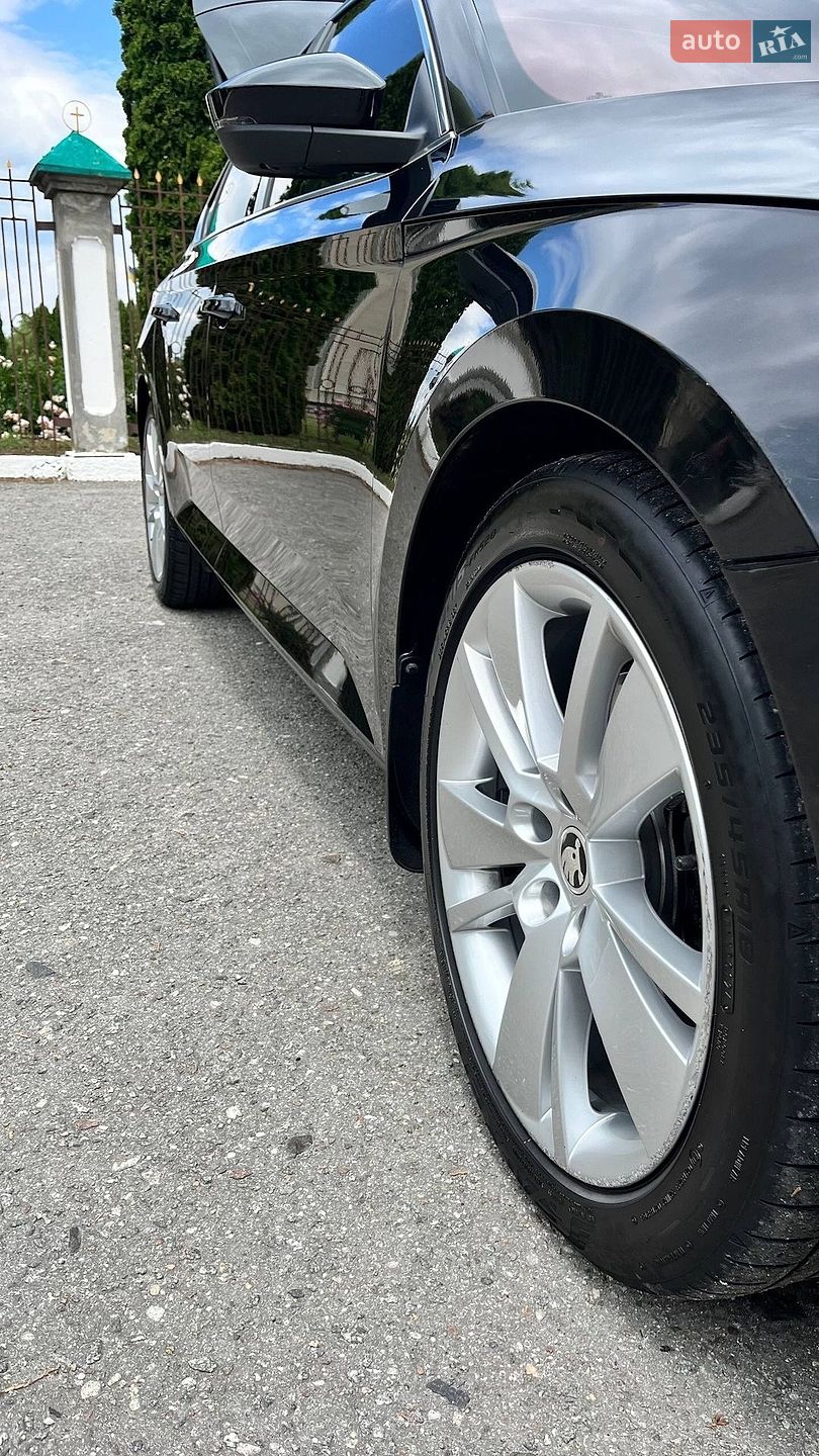 Skoda Superb 2022 VIN TMBAH7NP7N7010406 фото оголошення 23 з 48