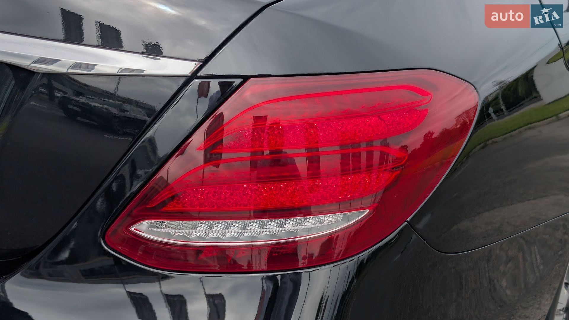 Mercedes-Benz E-Class 2019 VIN WDD2130431A688918 фото оголошення 5 з 17