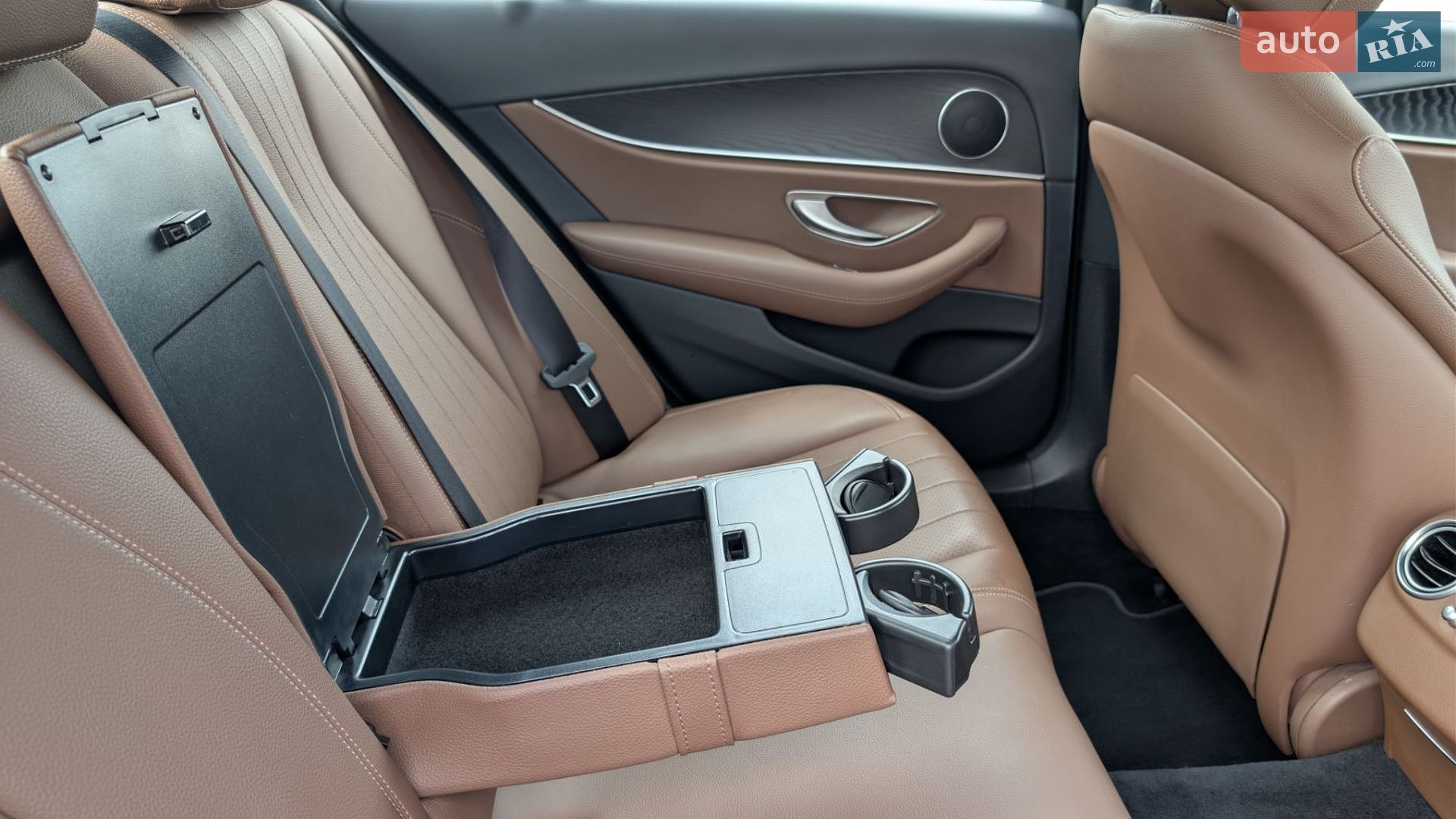 Mercedes-Benz E-Class 2019 VIN WDD2130431A688918 фото оголошення 11 з 17