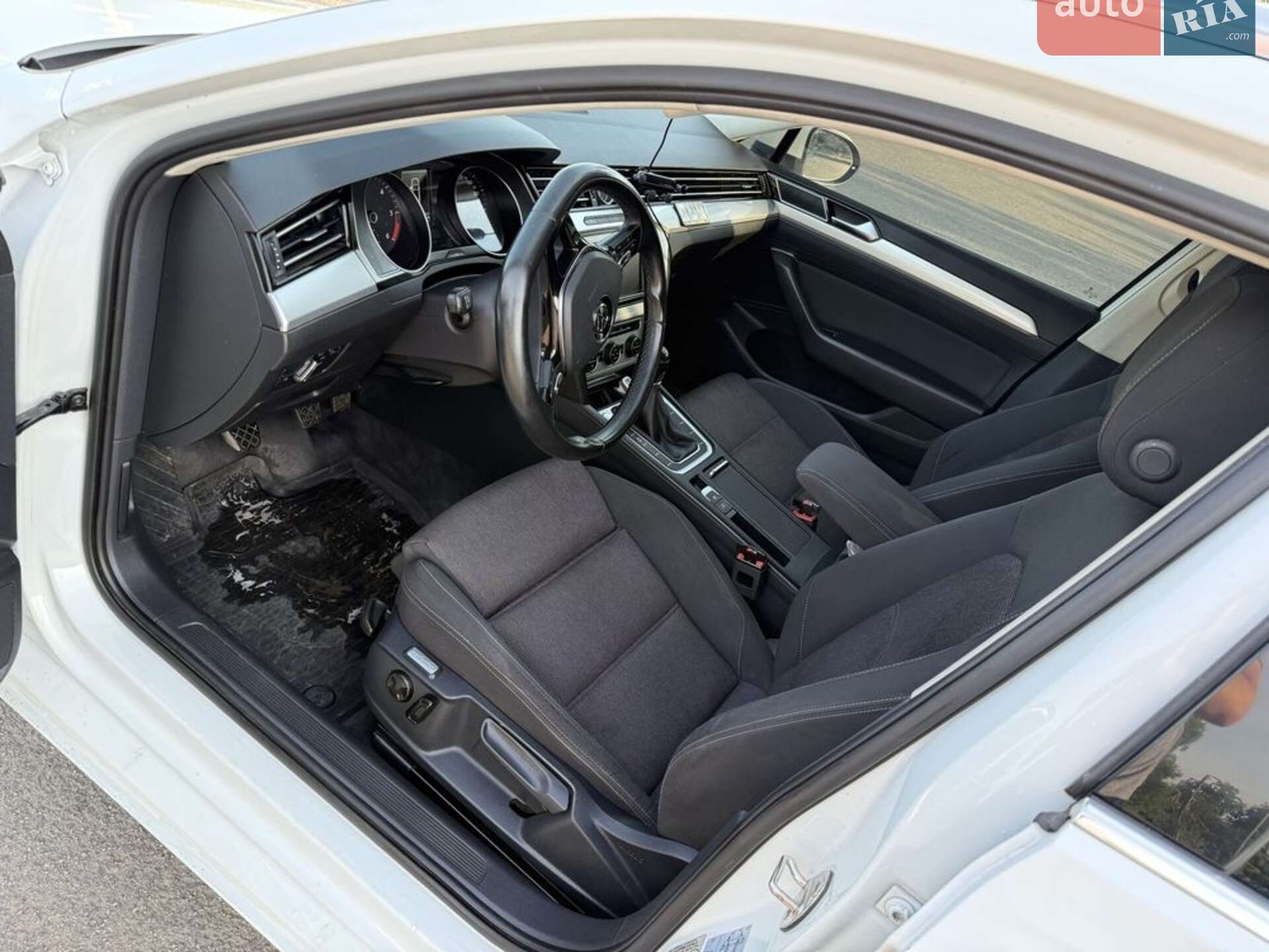 Volkswagen Passat 2014 VIN WVWZZZ3CZFE431106 фото оголошення 9 з 20