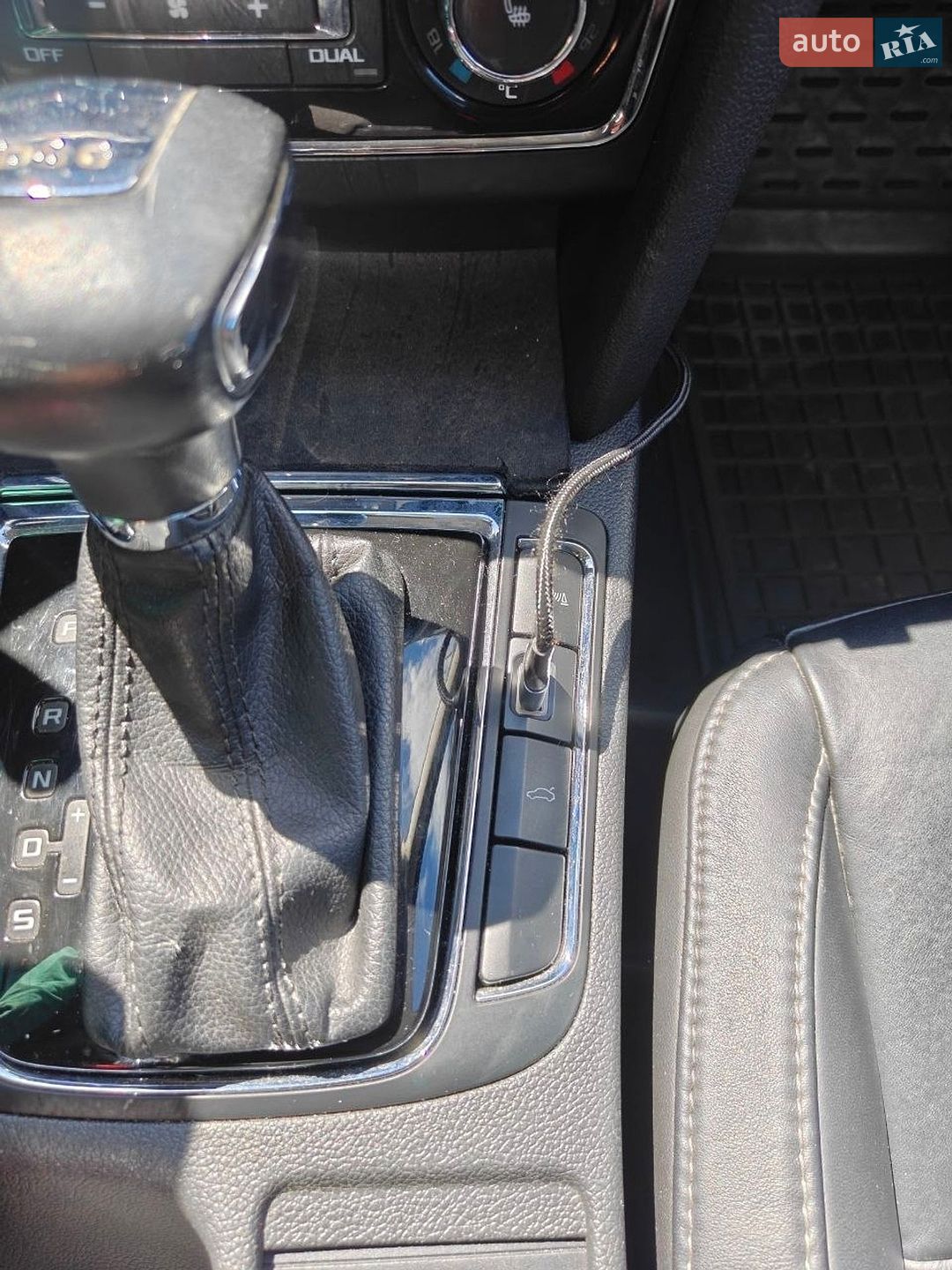 Skoda Superb 2010 VIN TMBJH73TXB9042069 фото оголошення 63 з 137