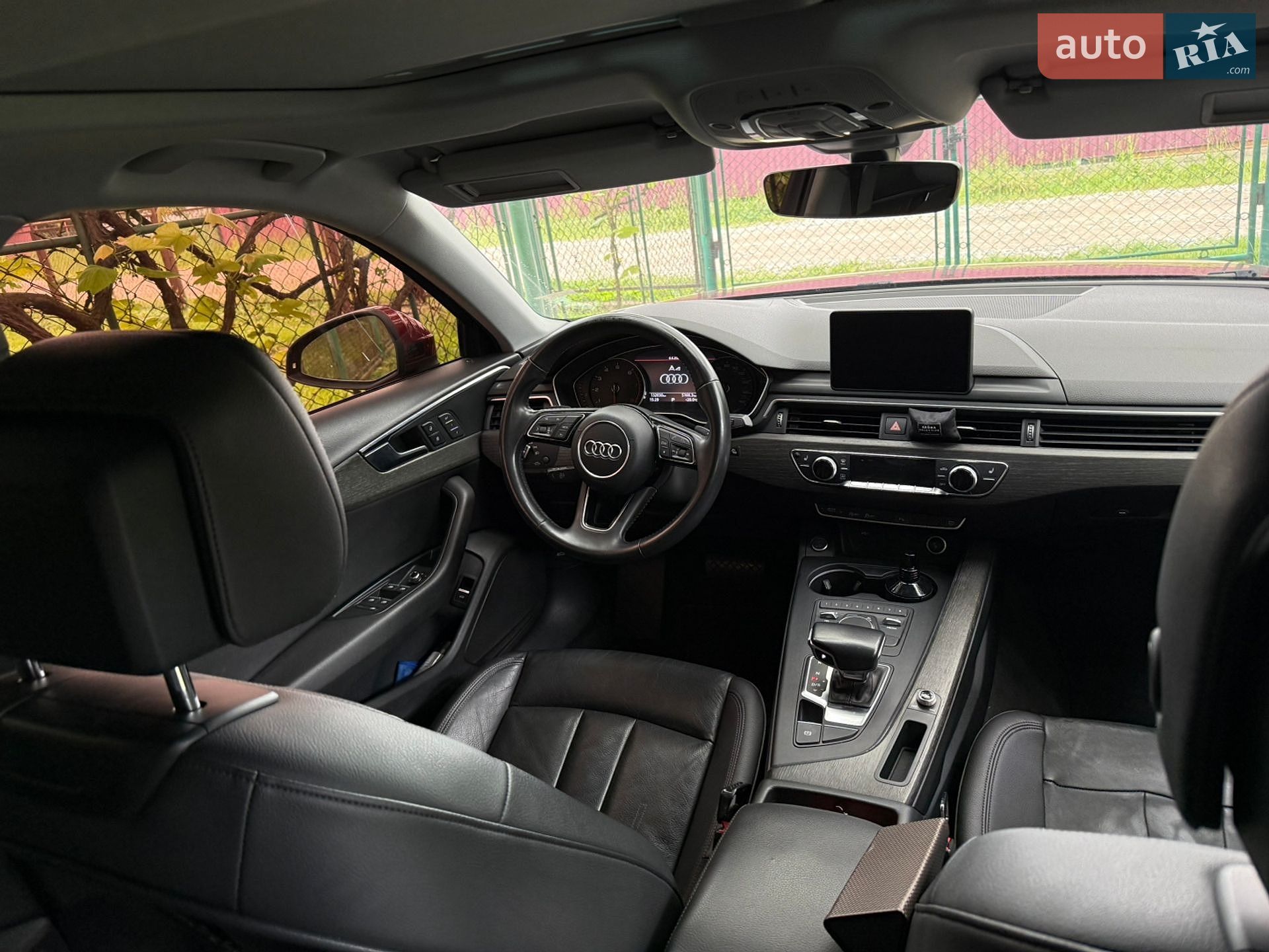 Audi A4 2019 VIN WAUGMAF45KN017107 фото оголошення 30 з 31