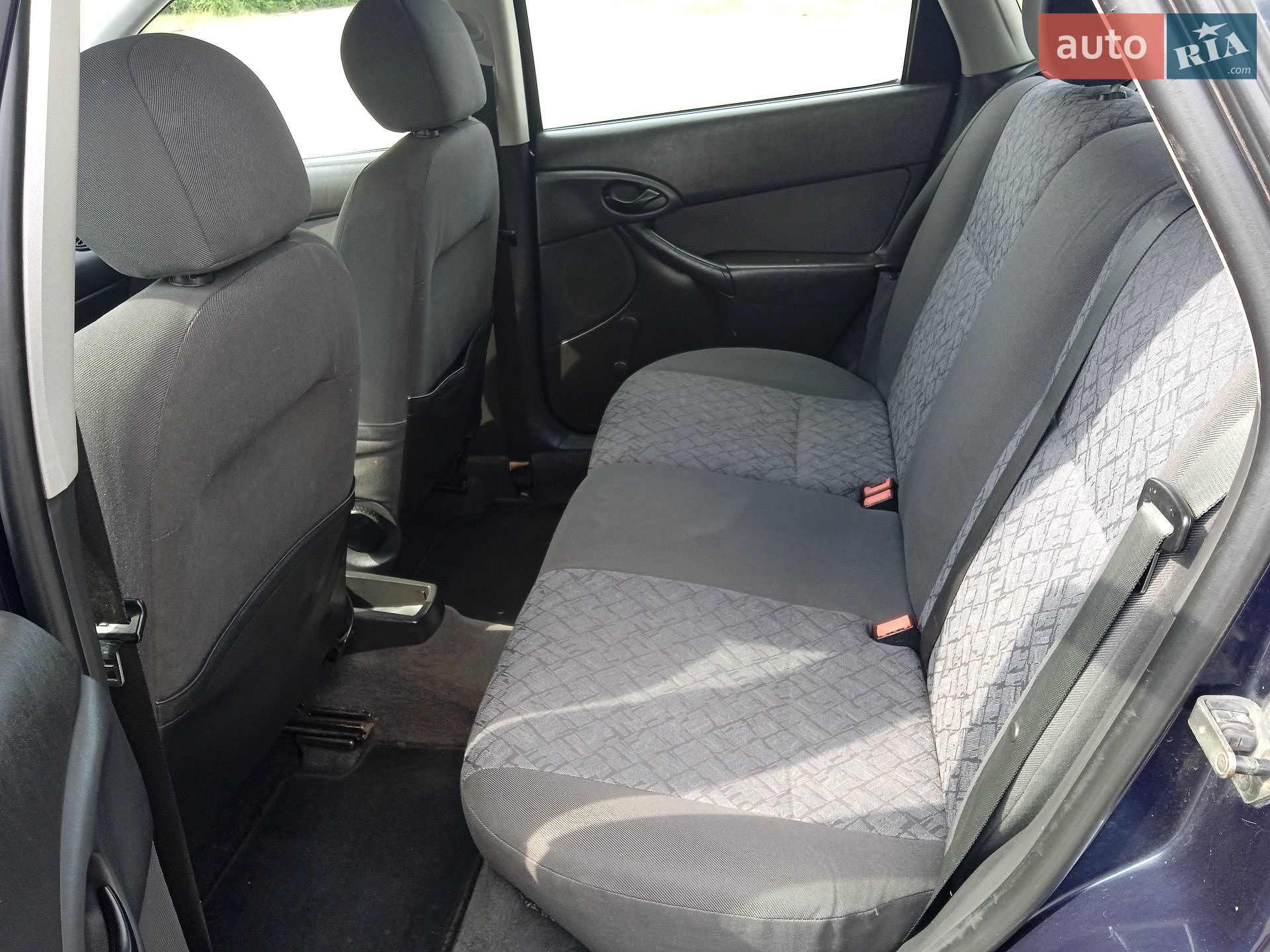 Ford Focus 2001 VIN WF0NXXGCDNYY15947 фото оголошення 32 з 45