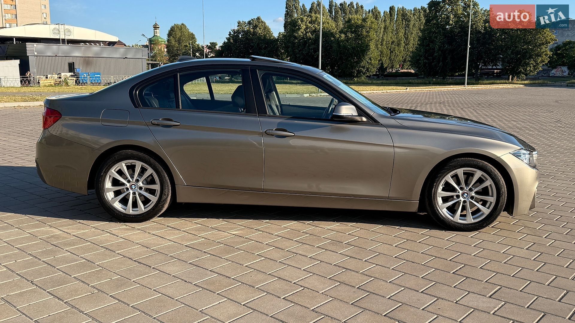 BMW 3 Series 2016 VIN WBA8E5G54GNT95037 фото оголошення 5 з 27