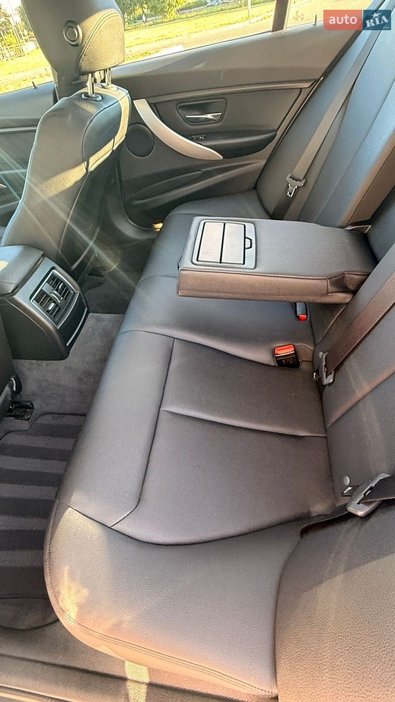 BMW 3 Series 2016 VIN WBA8E5G54GNT95037 фото оголошення 14 з 27