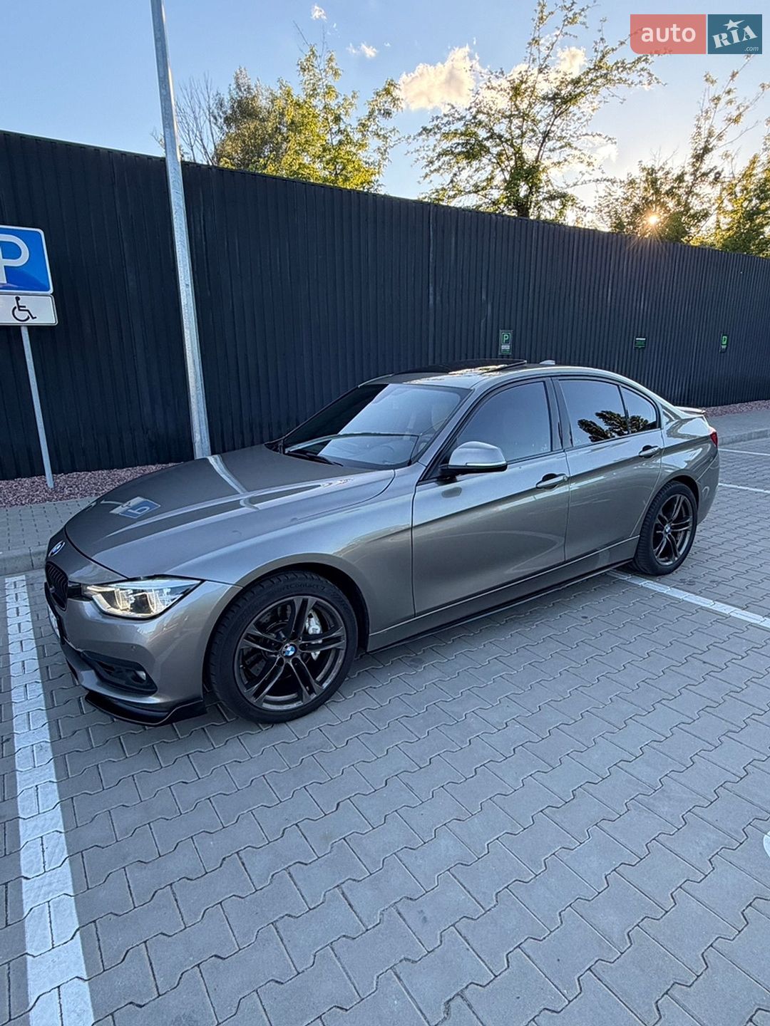 BMW 3 Series 2017 VIN WBA8B9G33HNU57141 фото оголошення 6 з 26
