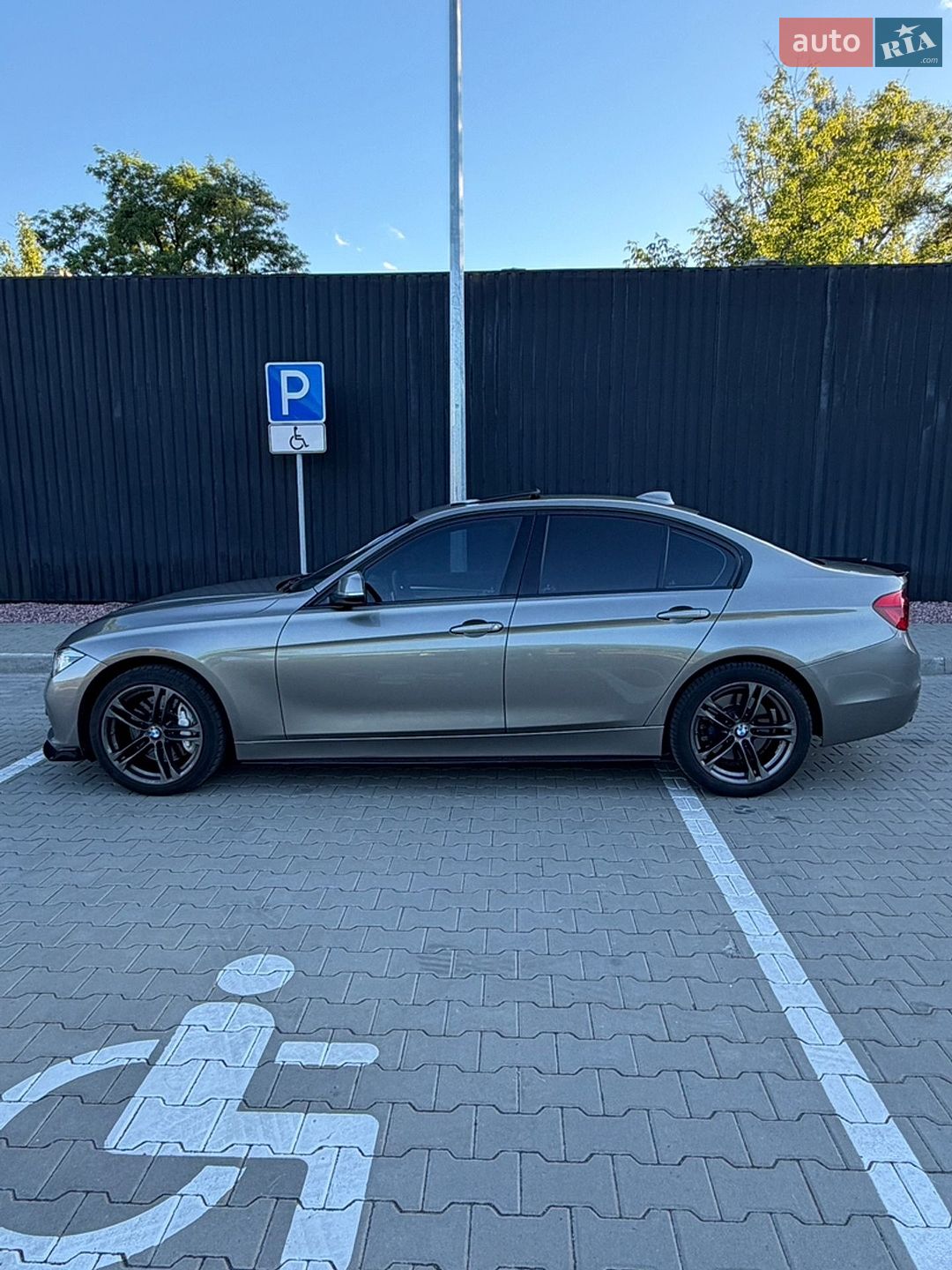 BMW 3 Series 2017 VIN WBA8B9G33HNU57141 фото оголошення 11 з 26