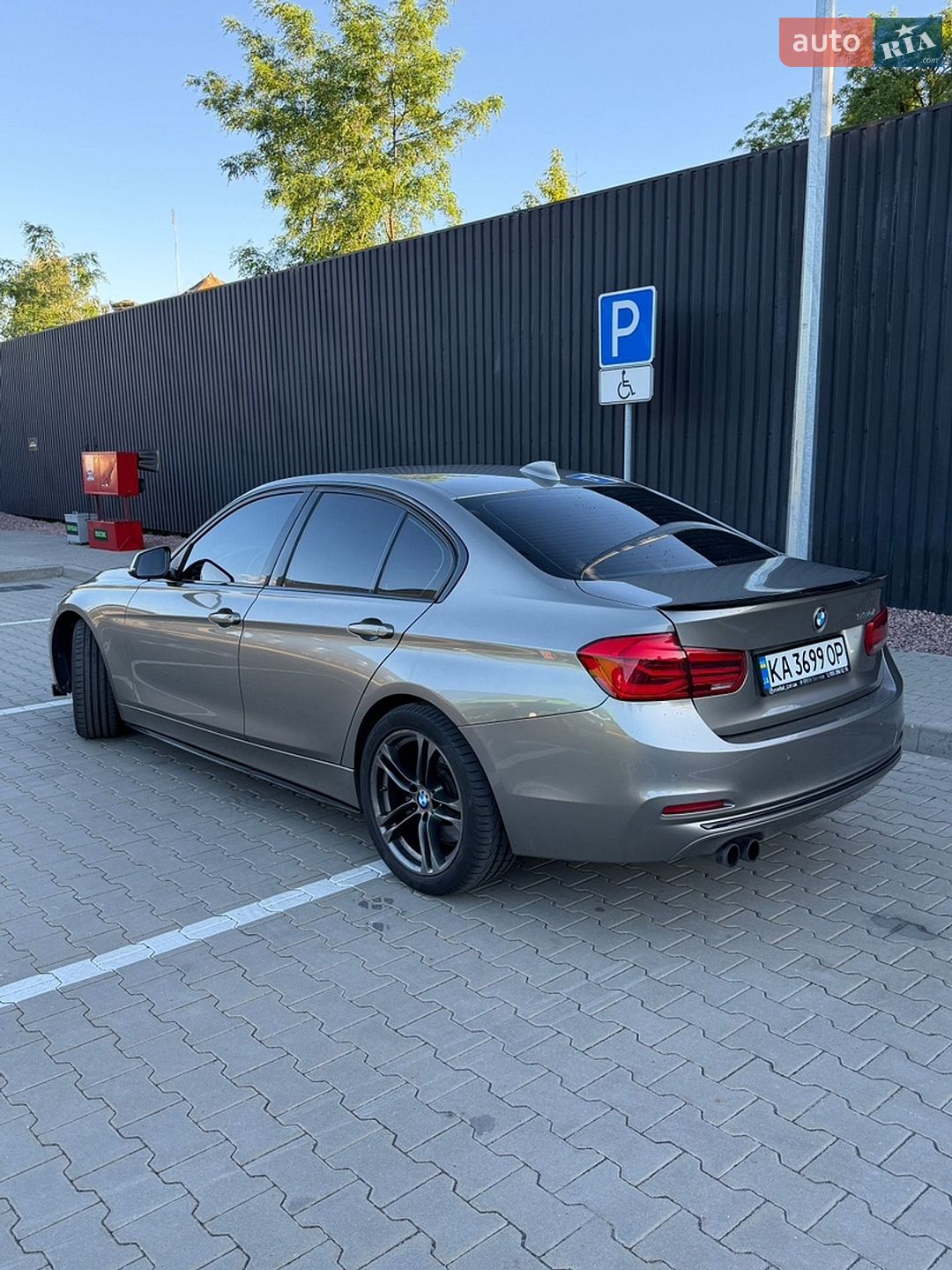BMW 3 Series 2017 VIN WBA8B9G33HNU57141 фото оголошення 13 з 26