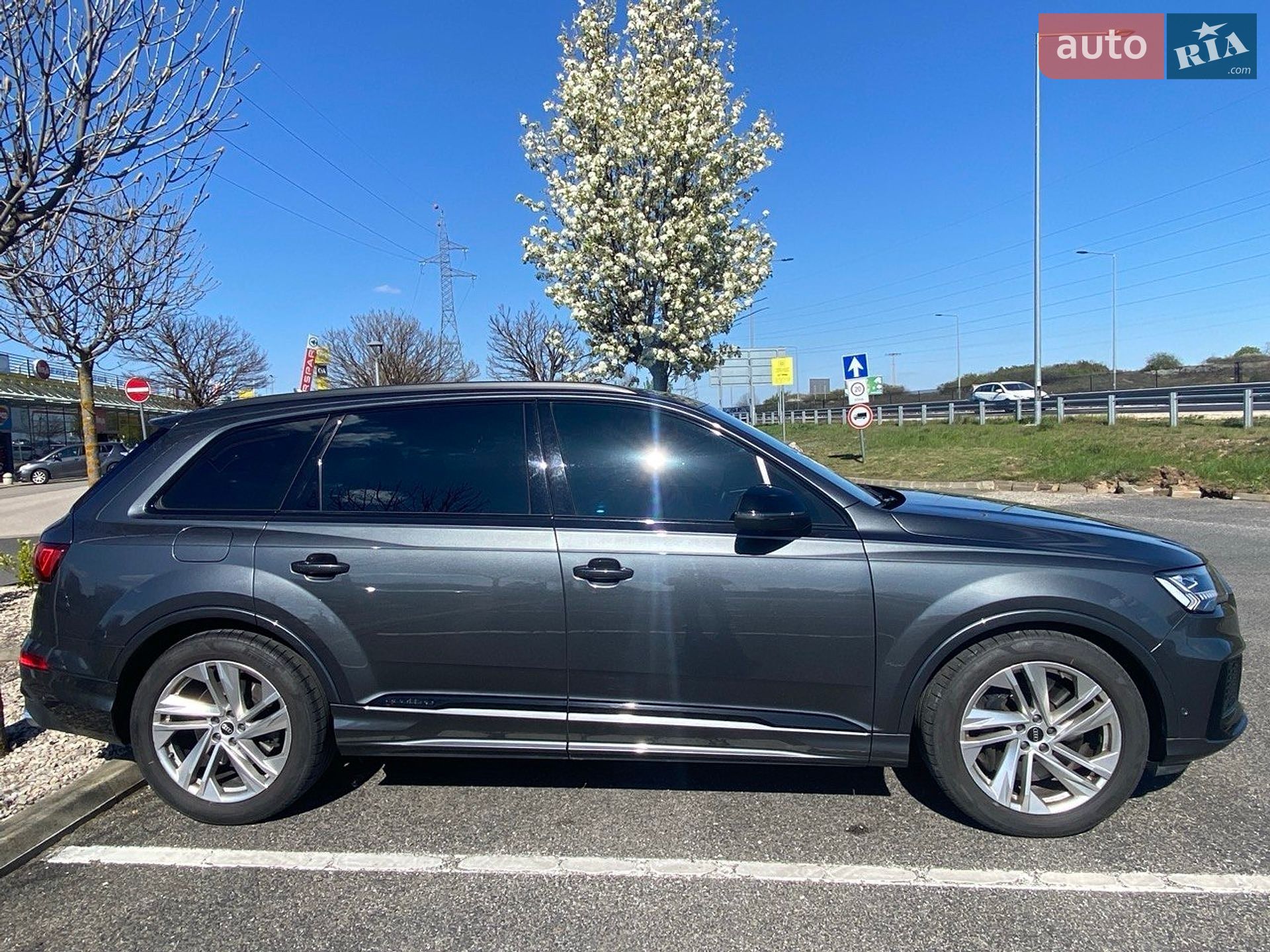 Audi SQ7 2021 VIN WAUZZZ4M8MD039252 фото оголошення 17 з 18