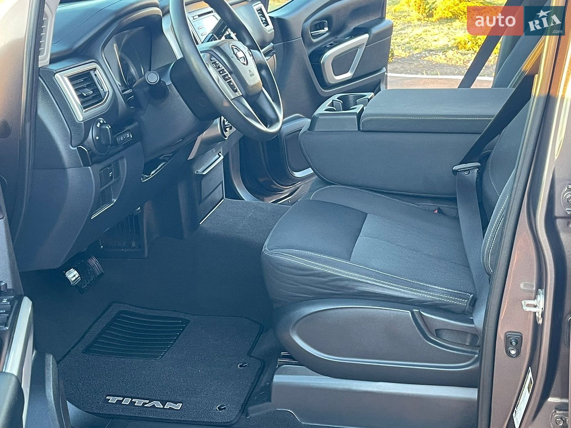 Nissan Titan 2017 VIN 1N6BA1F31HN528221 фото оголошення 11 з 31
