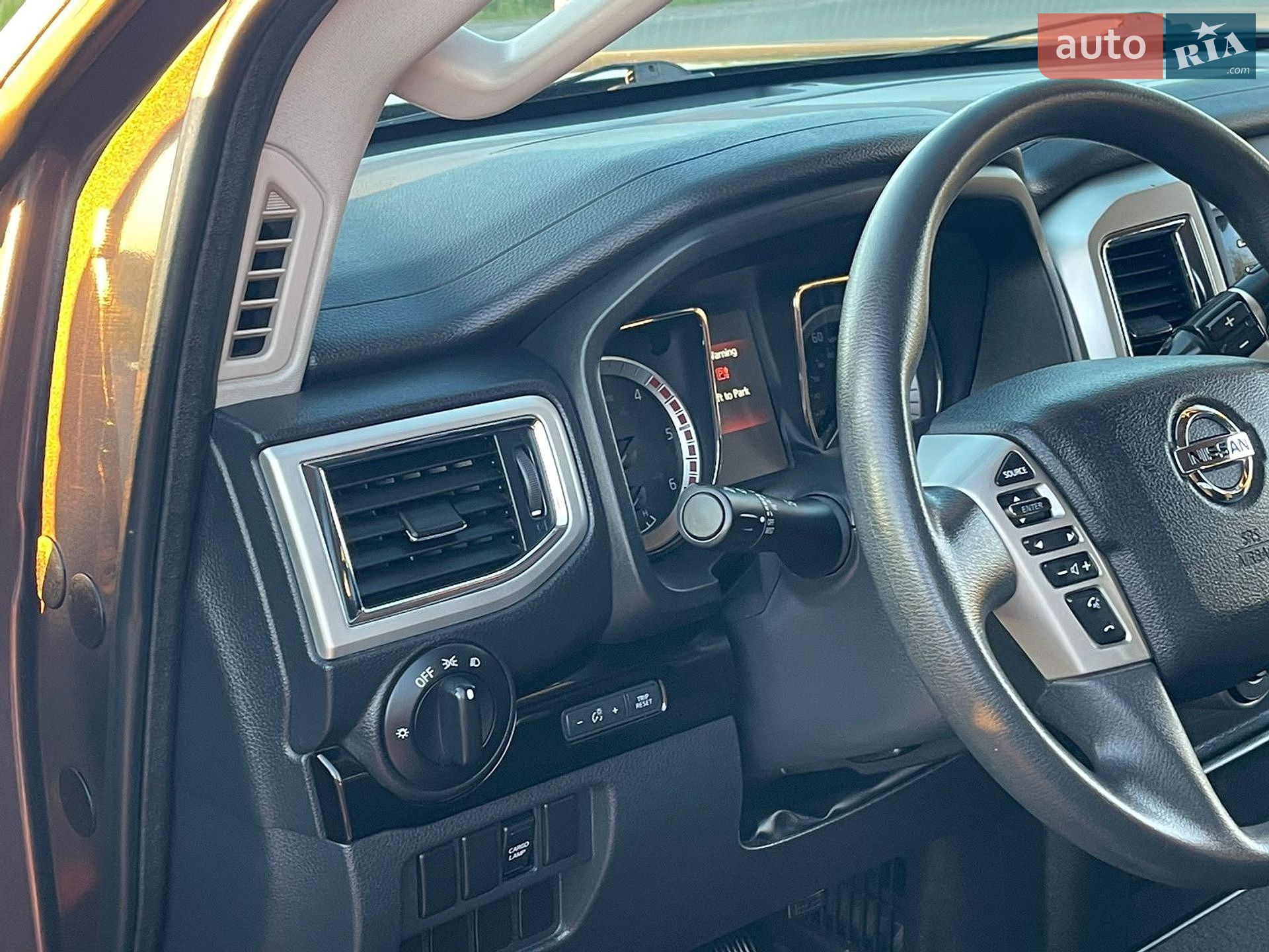 Nissan Titan 2017 VIN 1N6BA1F31HN528221 фото оголошення 12 з 31
